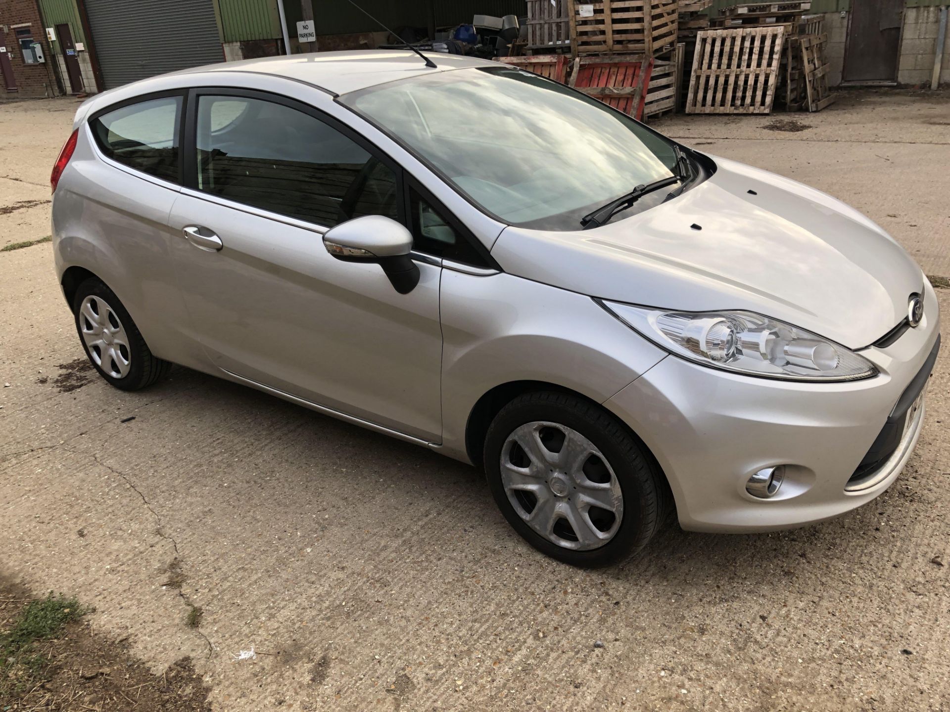 2011 FORD FIESTA ZETEC SILVER HATCHBACK *NO VAT* - Image 8 of 17