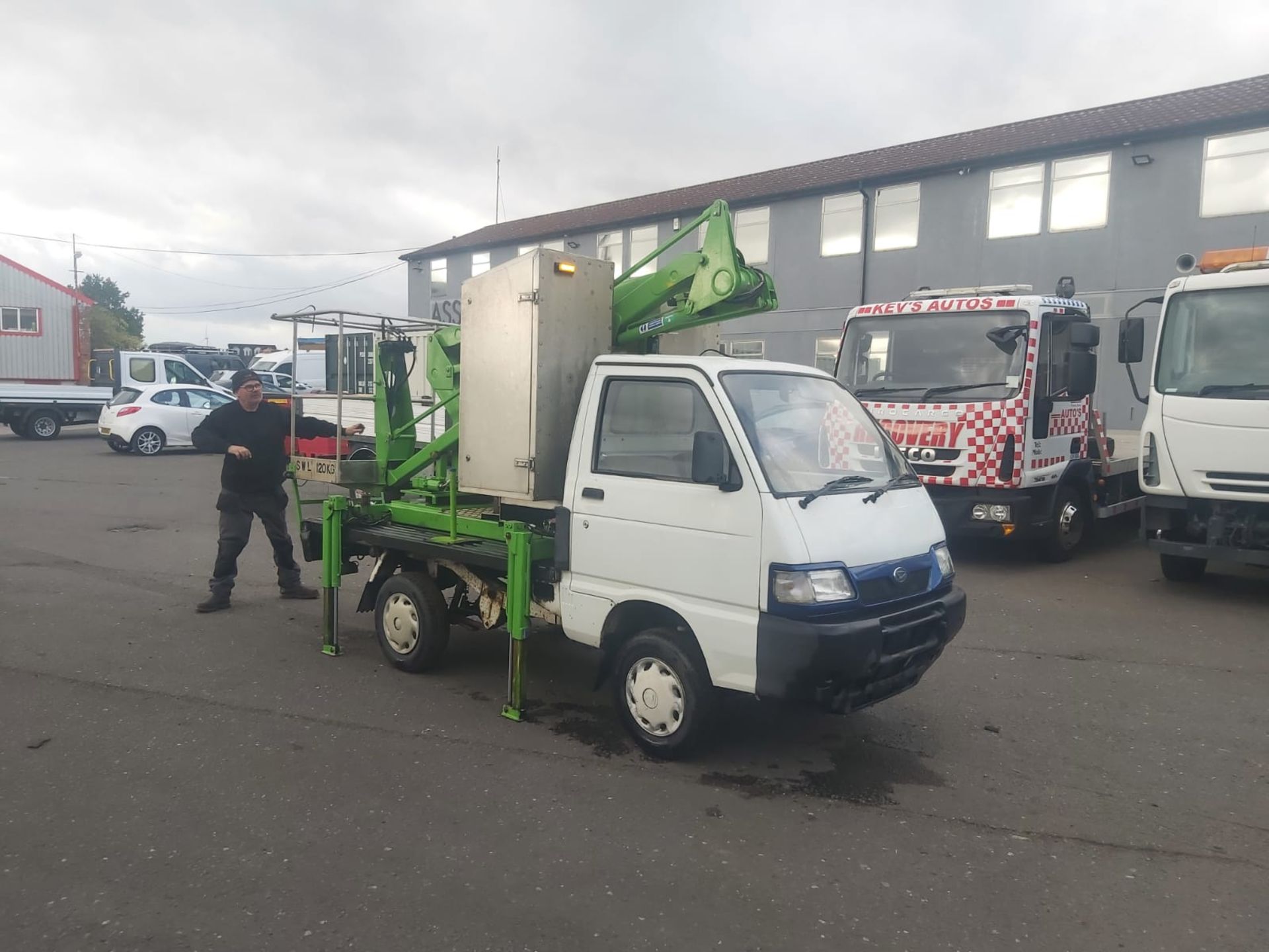 DAIHATSU HIJET CHERRY PICKER *PLUS VAT* - Image 2 of 10