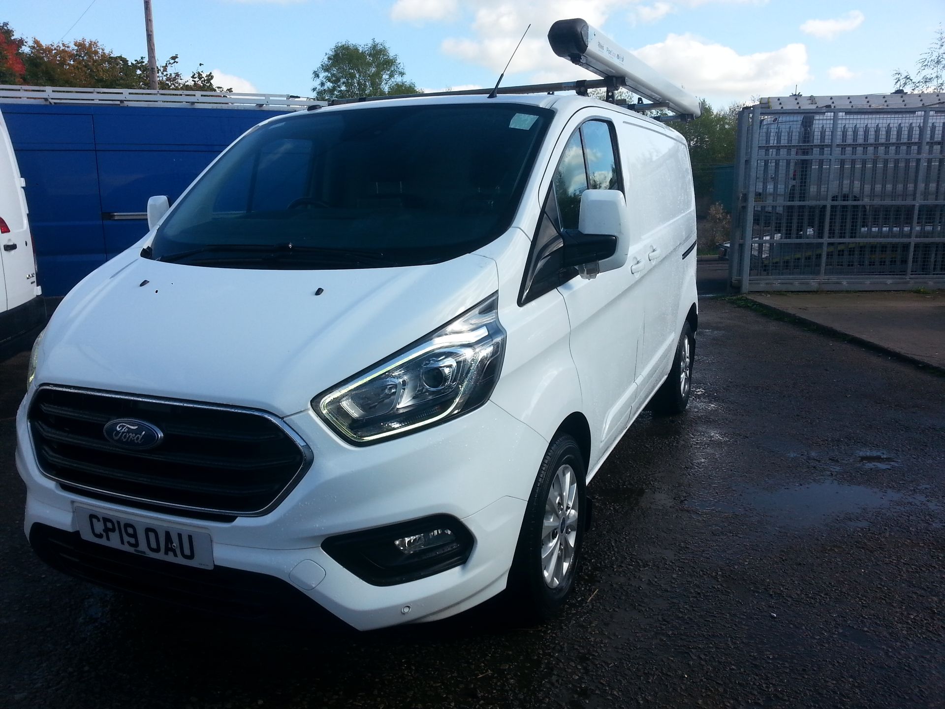 2019 FORD TRANSIT CUSTOM 300 LIMITED WHITE PANEL VAN *PLUS VAT* - Image 3 of 11