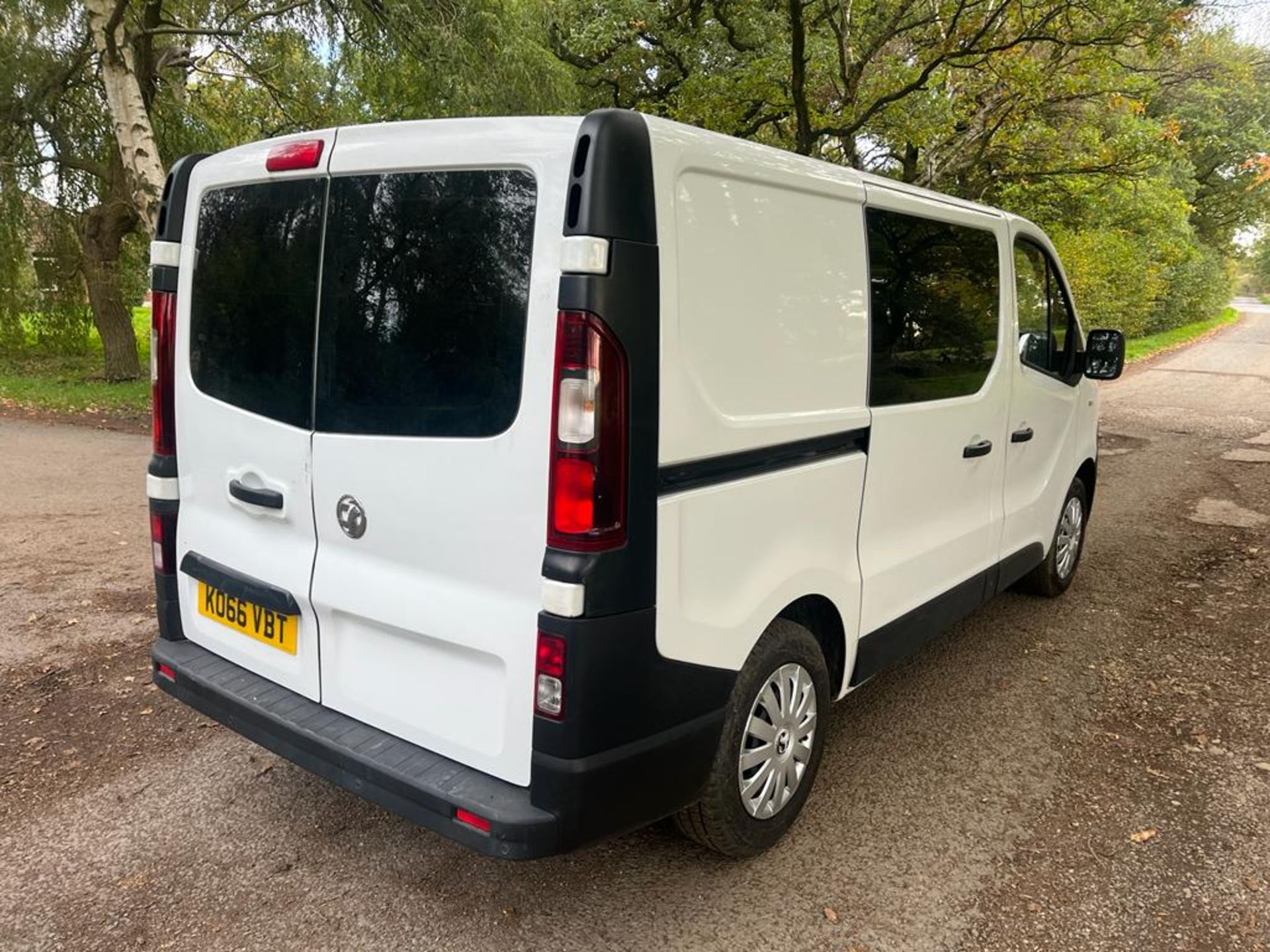 2017 VAUXHALL VIVARO 2900 BT CDTI ECOFLEX SS WHITE PANEL VAN *PLUS VAT* - Image 8 of 11