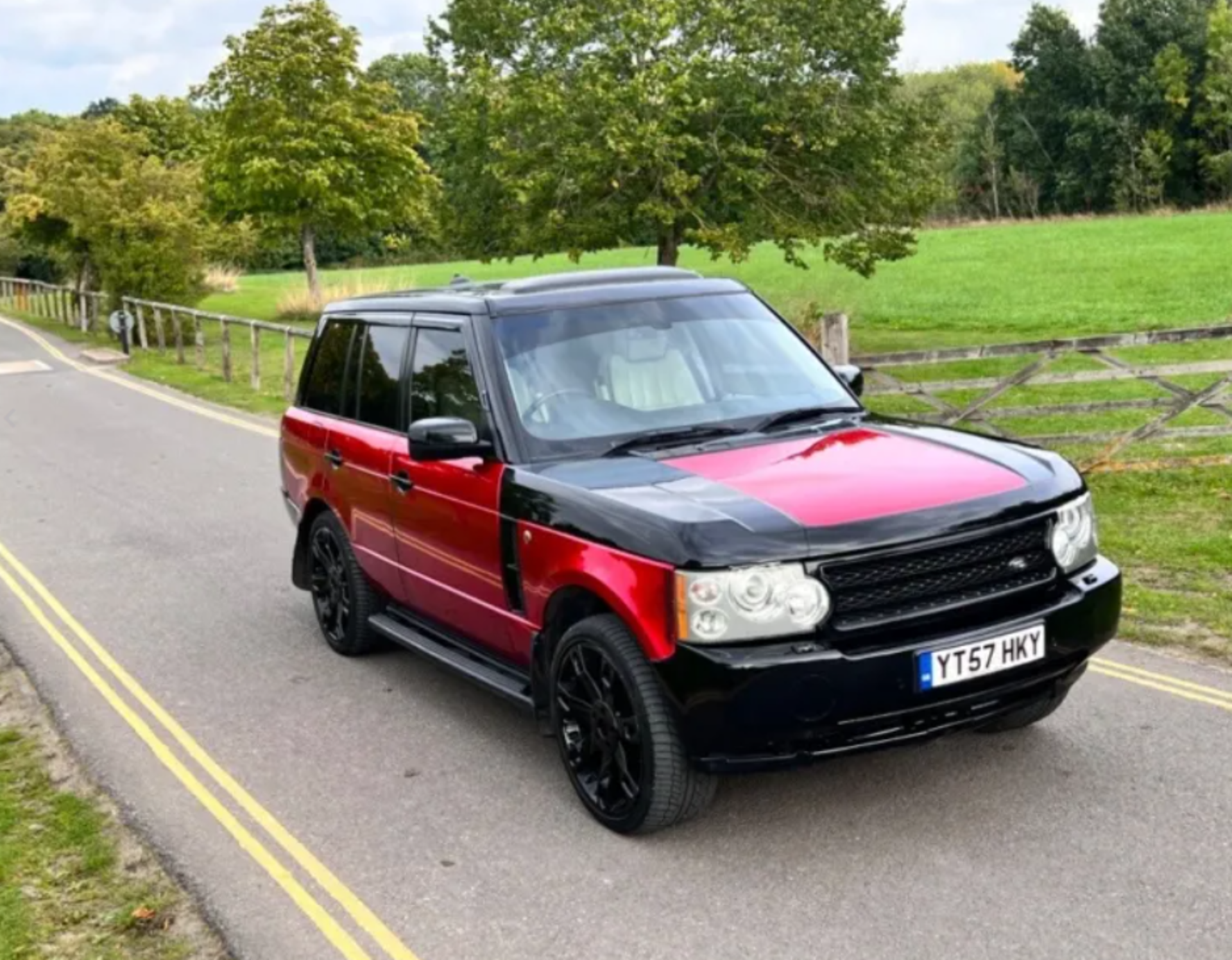 2007 LAND ROVER RANGE ROVER VOGUE TDV8 A RED ESTATE *NO VAT* - Image 2 of 9