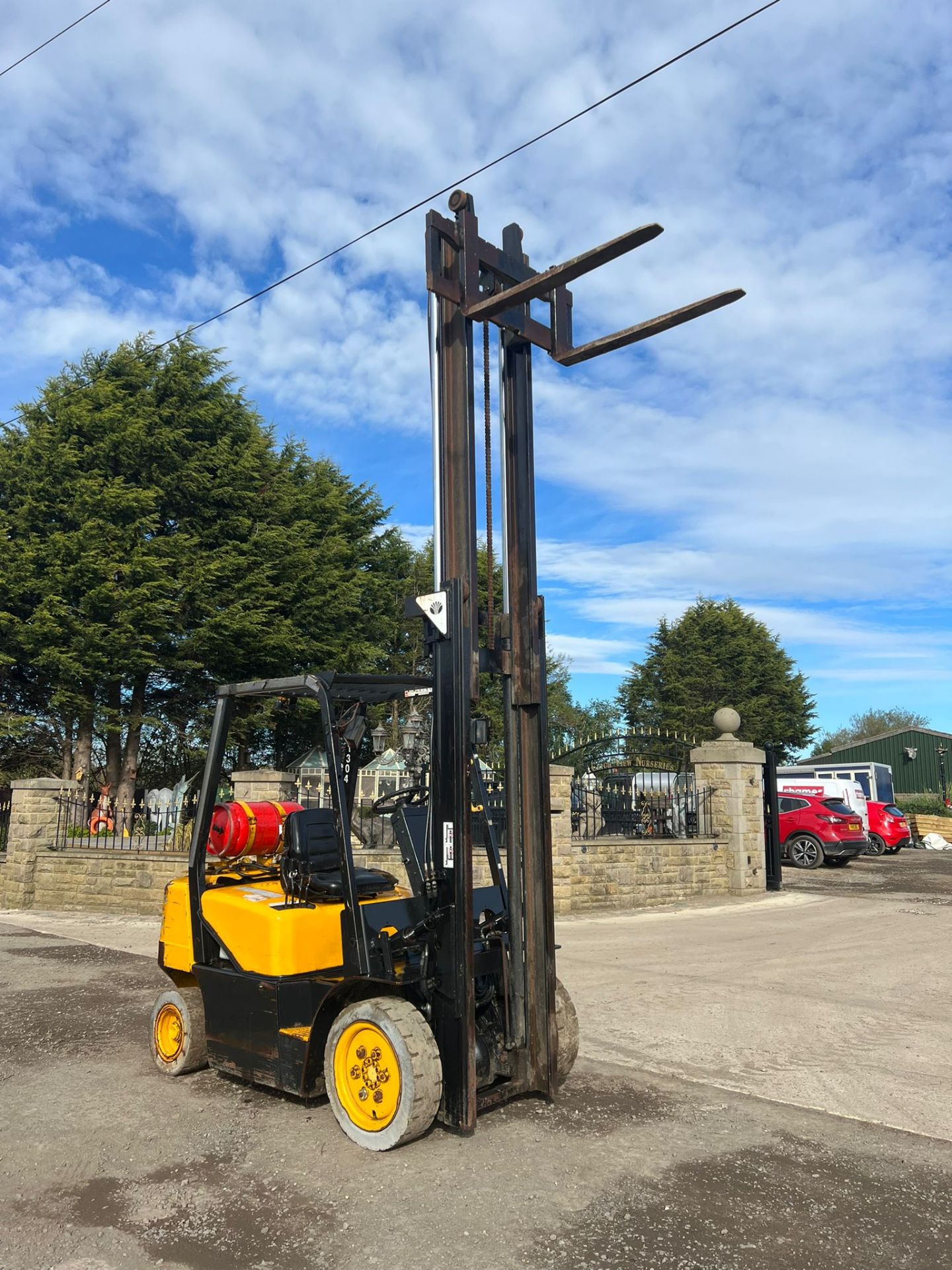 DAEWOO 2.5 TON FORKLIFT - 2 STAGE MAST *PLUS VAT*