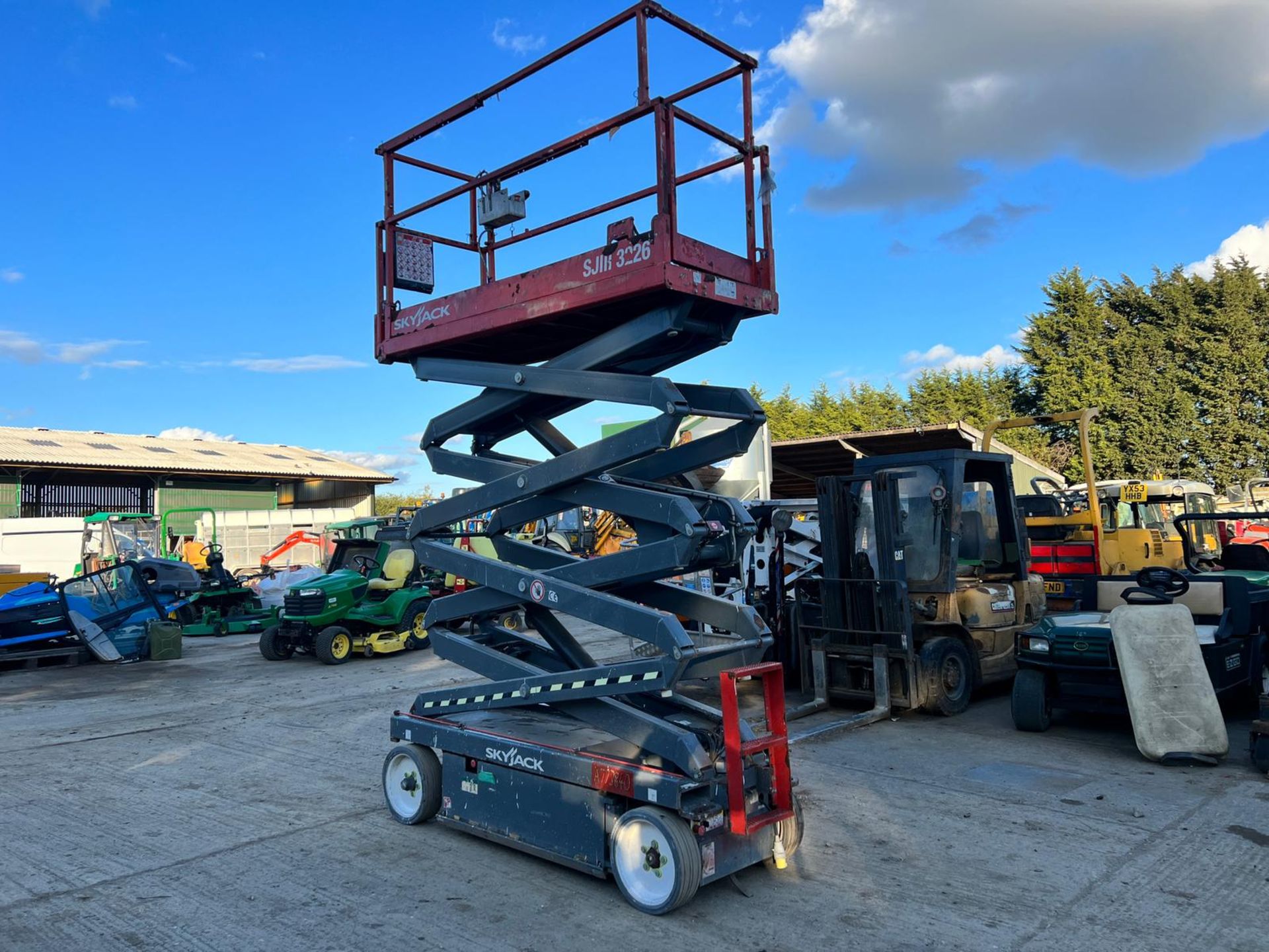 2015 Skyjack SJ3226 Electric Scissor Lift Drives And Lifts *PLUS VAT*