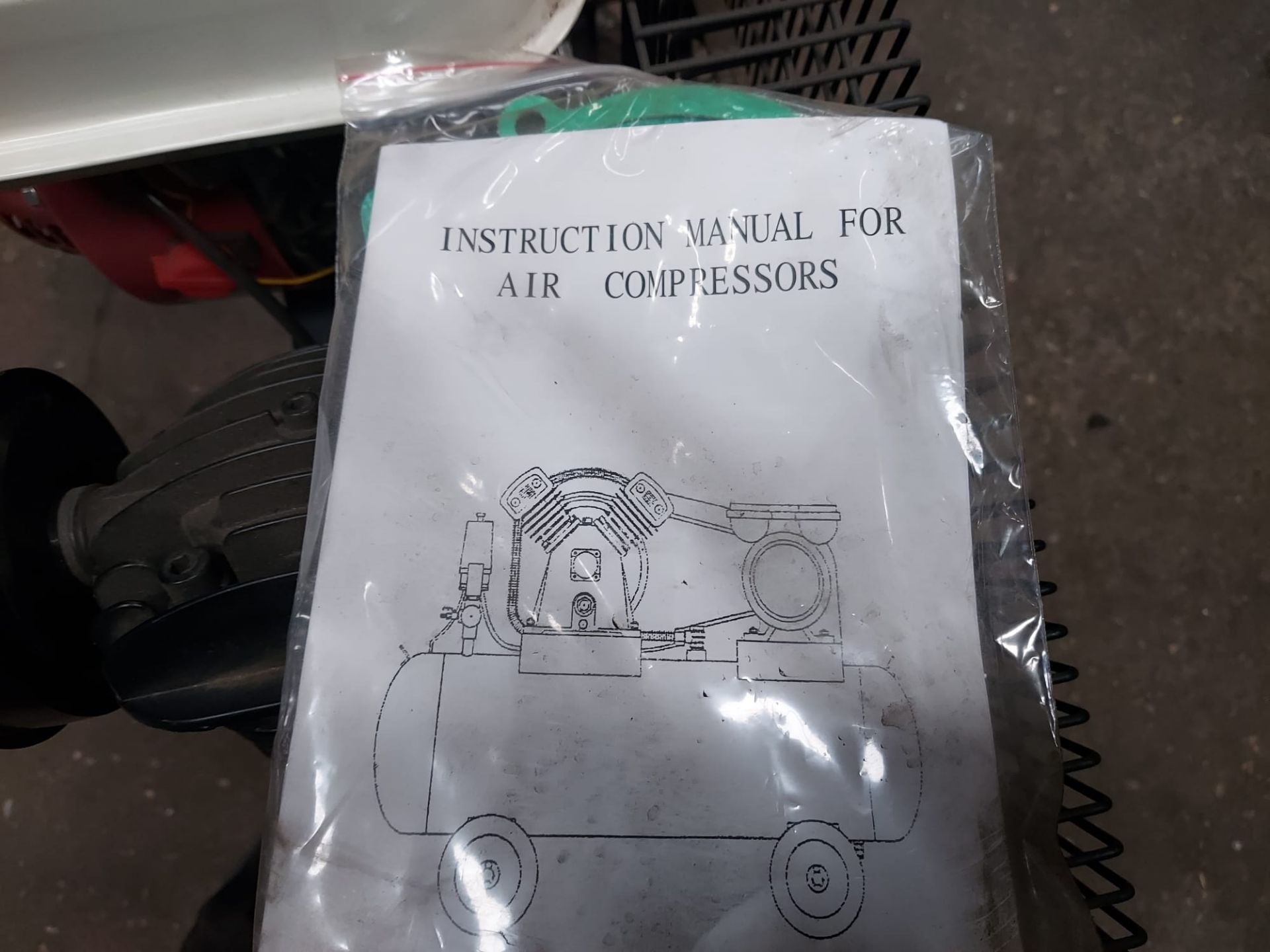 BRAND NEW PETROL COMPRESSOR *PLUS VAT* - Image 8 of 9