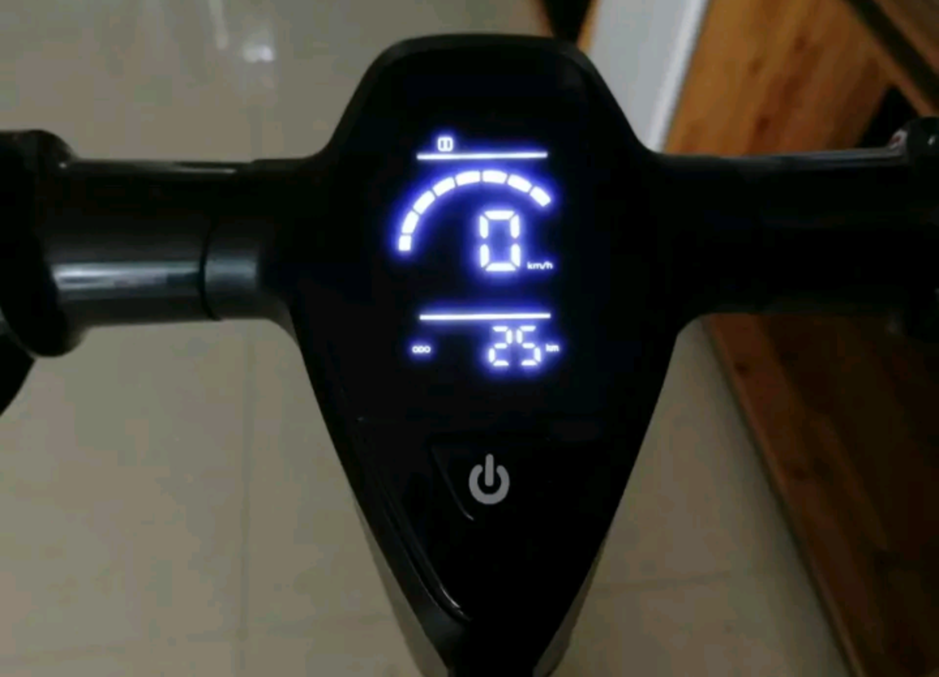 Brand New in Box Electric Scooter *NO VAT* - Image 3 of 9