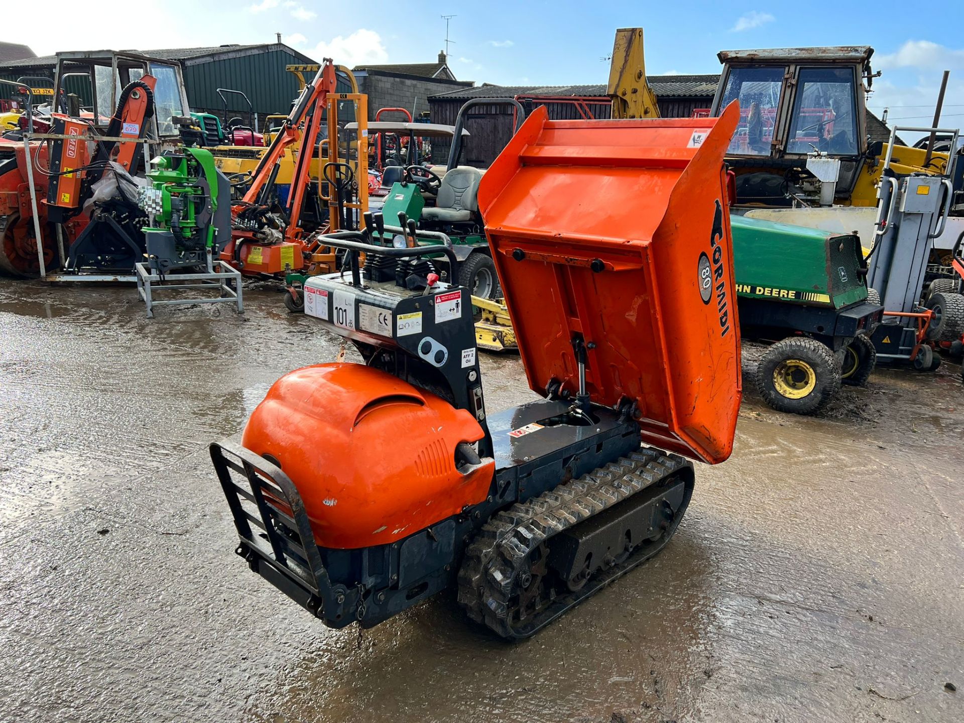 CORMIDI C10.80 DIESLE TRACKED DUMPER, RUNS DRIVES AND TIPS, YANMAR DIESEL ENGINE *PLUS VAT* - Image 4 of 7