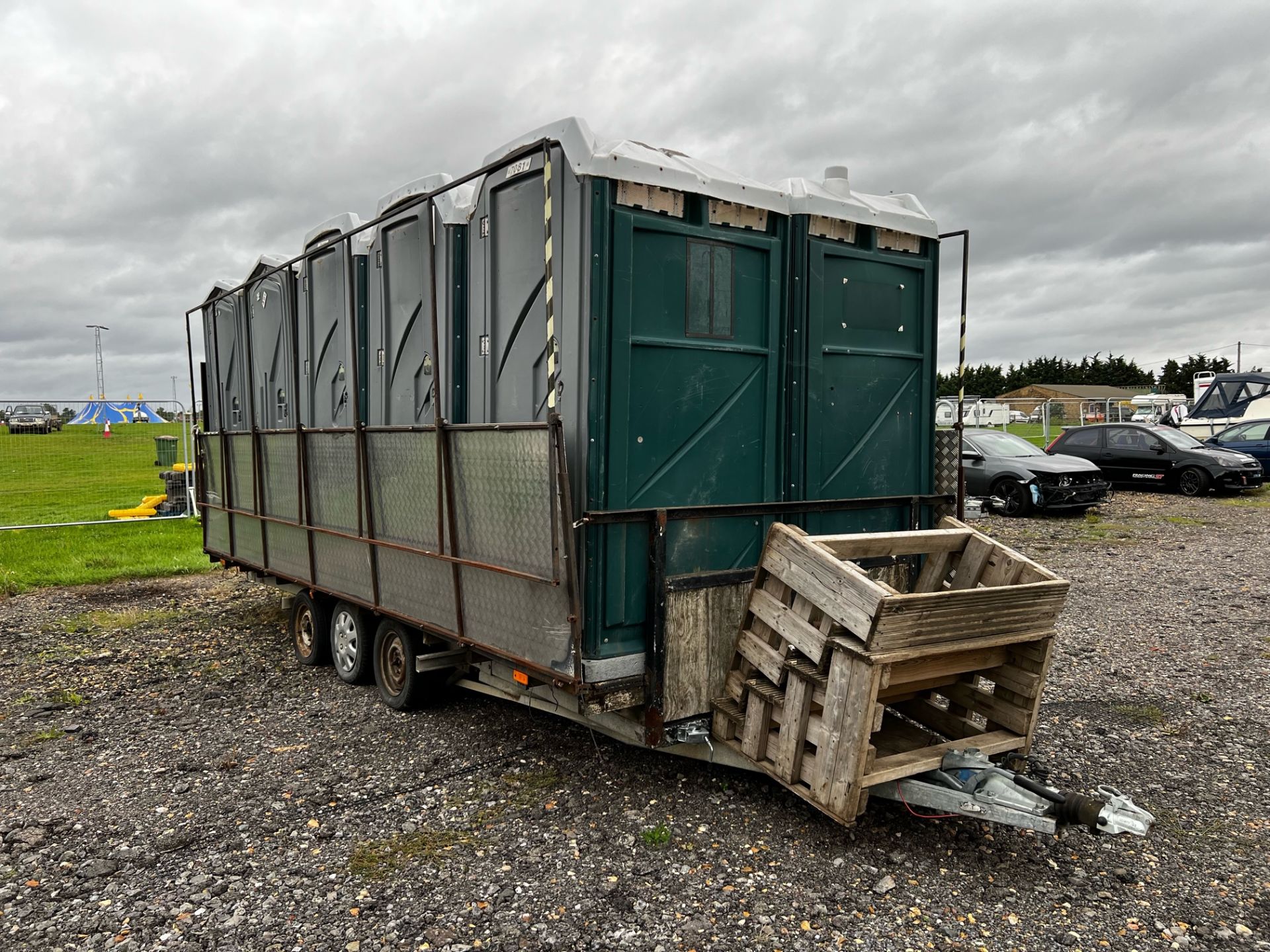 10 Trailered Portaloos with Side Walkways *NO VAT*