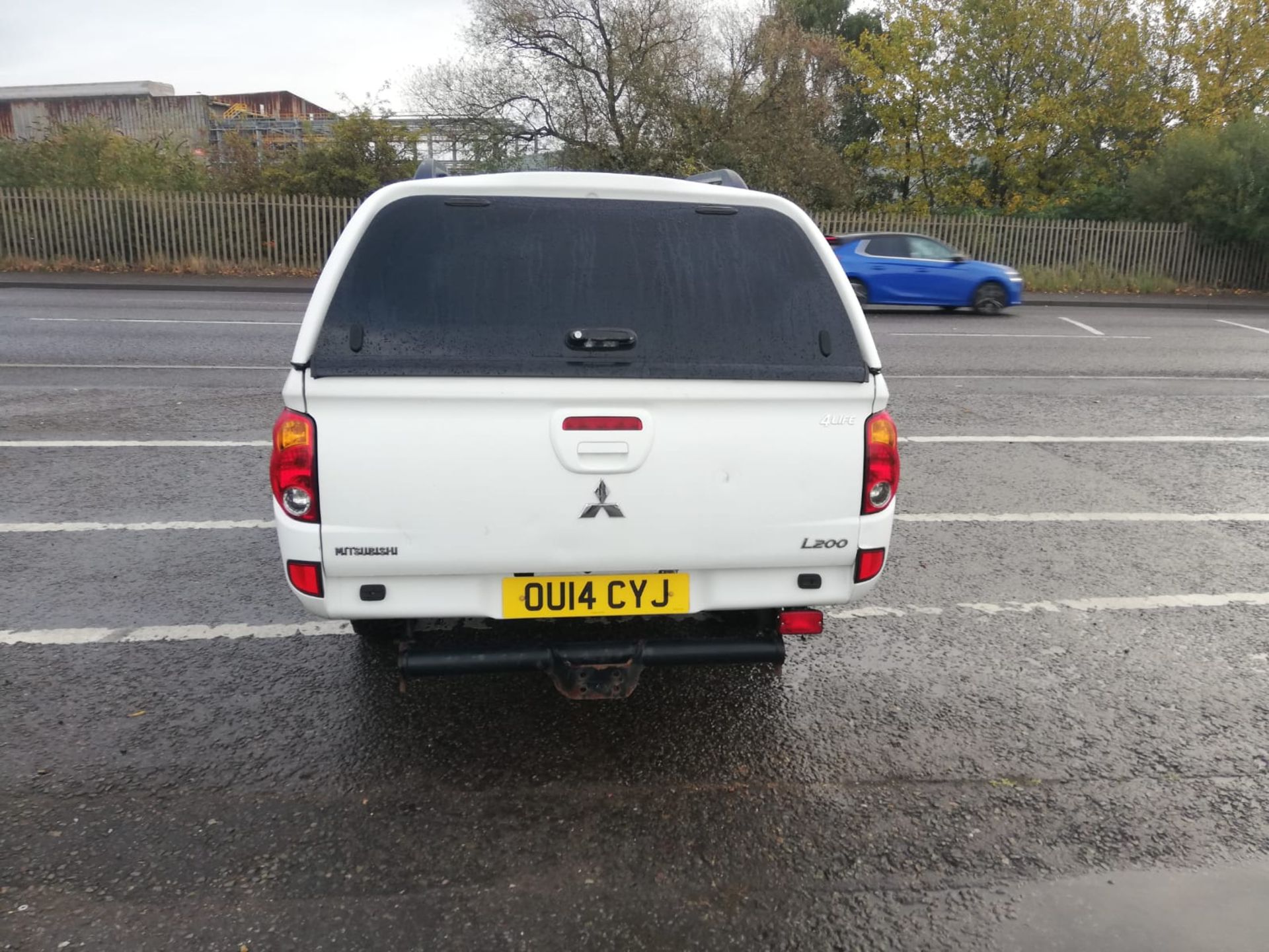 2014 MITSUBISHI L200 4LIFE LB DCB DI-D 4X4 WHITE PICKUP - FORMER POLICE VEHICLE *PLUS VAT* - Image 8 of 11