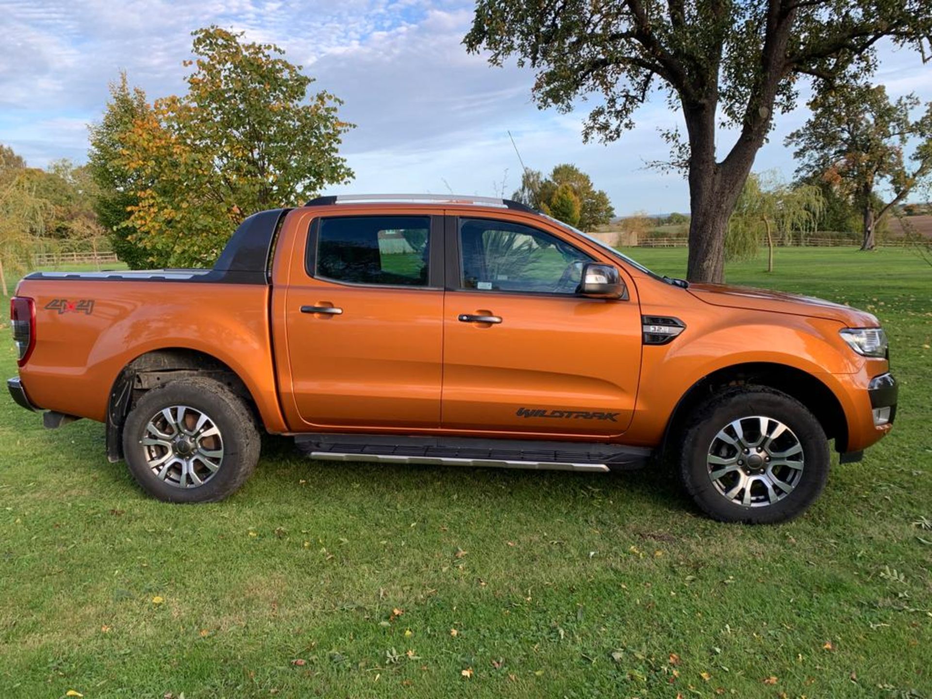 2018 FORD RANGER WILDTRAK 4X4 TDCI AUTO ORANGE PICK UP - TOWBAR *PLUS VAT* - Image 10 of 19