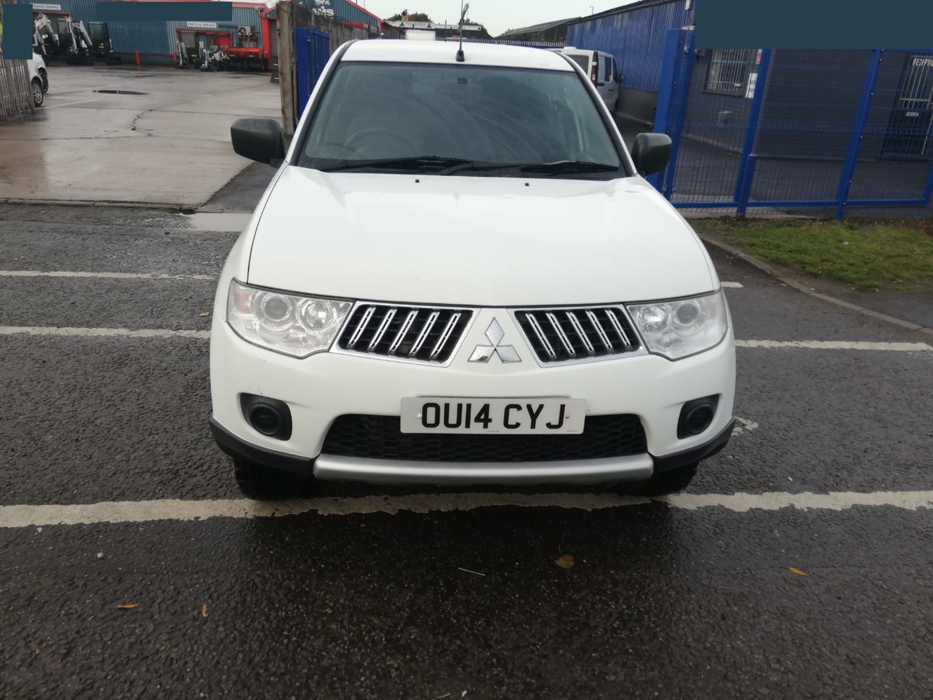 2014 MITSUBISHI L200 4LIFE LB DCB DI-D 4X4 WHITE PICKUP - FORMER POLICE VEHICLE *PLUS VAT* - Image 2 of 11