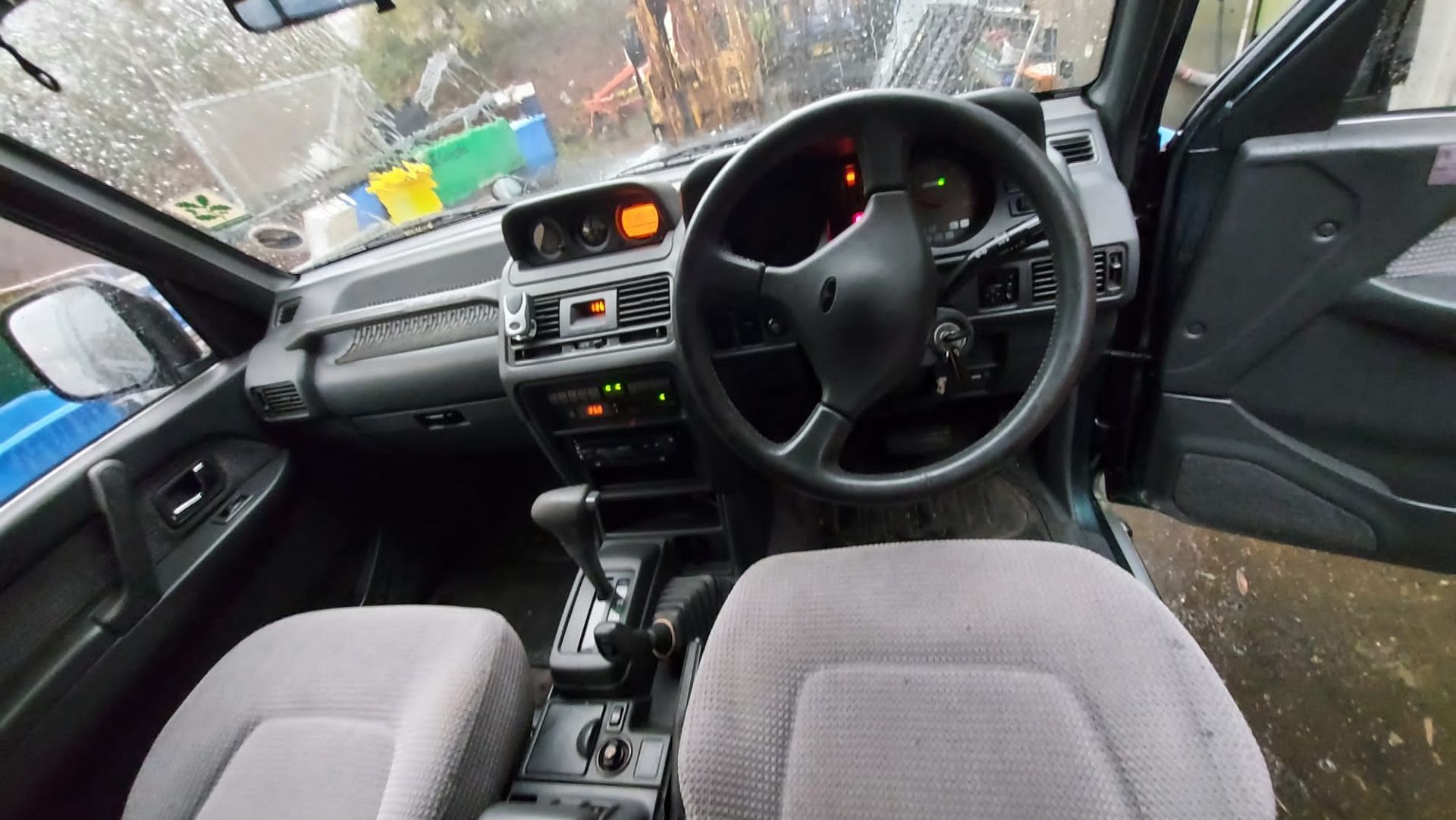 1995 MITSUBISHI PAJERO GREEN 4X4 *NO VAT* - Image 9 of 9