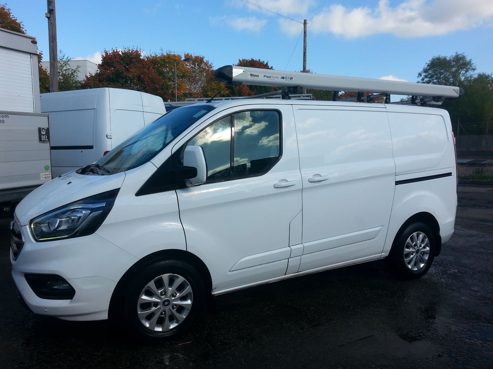 2019 FORD TRANSIT CUSTOM 300 LIMITED WHITE PANEL VAN *PLUS VAT* - Image 4 of 11