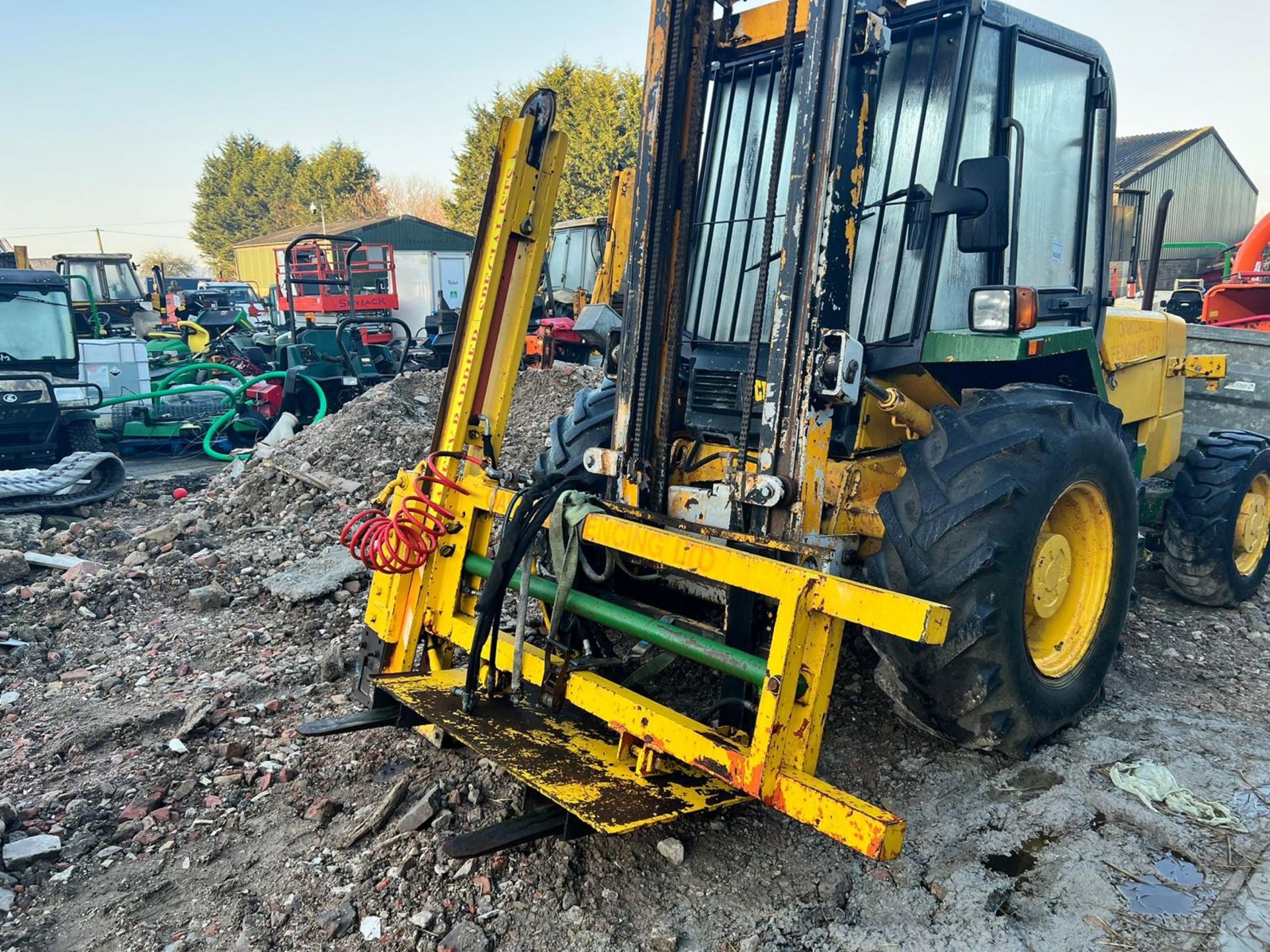 YELLOW POST KNOCKER, SUITABLE FOR PALLET FORKS OR 3 POINT LINKAGE *PLUS VAT*