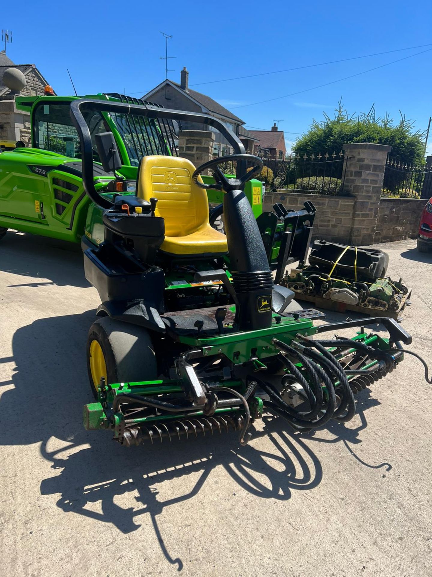 JOHN DEERE 2500 RIDE ON LAWN MOWER *PLUS VAT* - Image 8 of 8