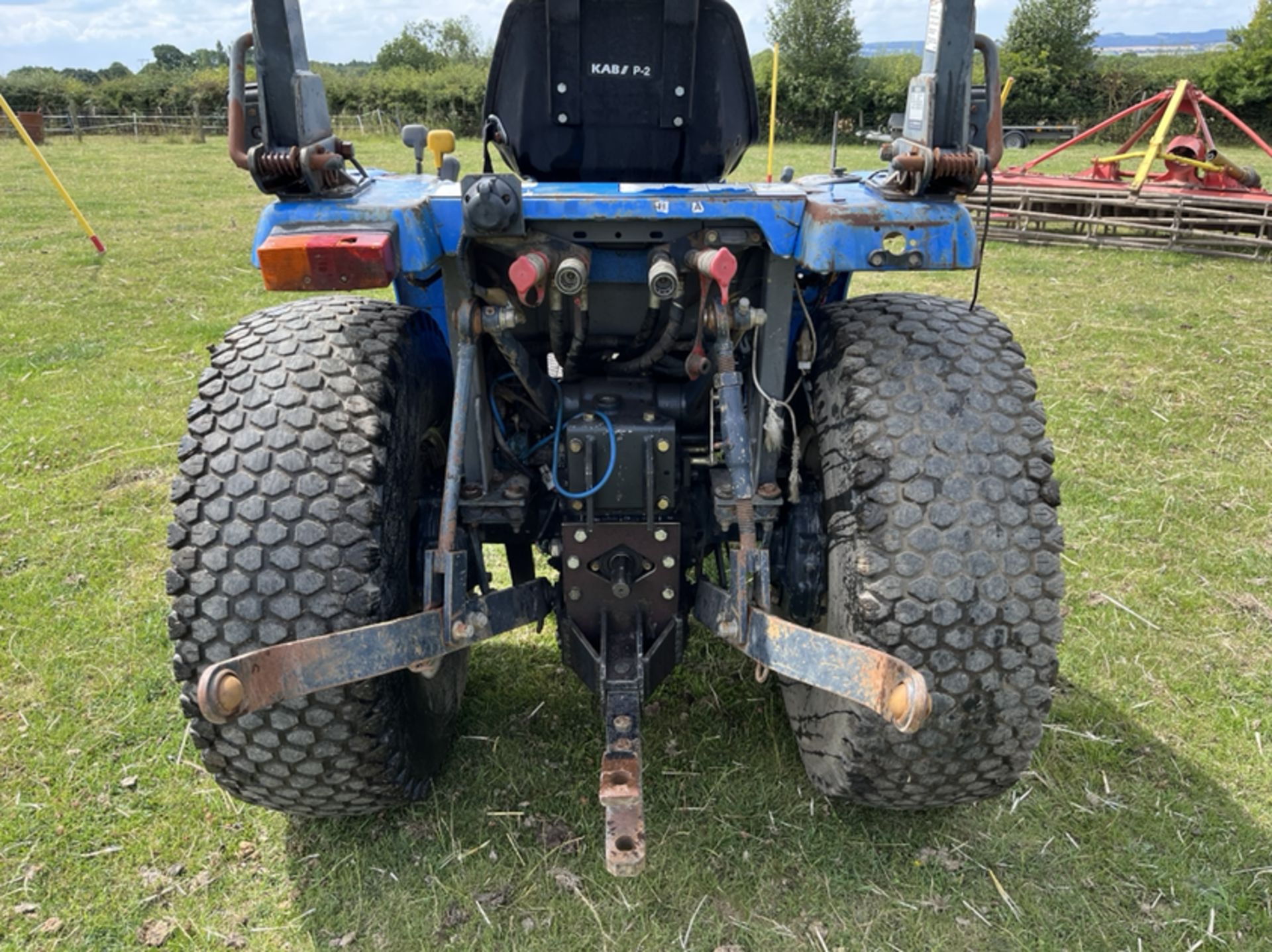 Iseki 325 Diesel Compact Tractor, Full Linkage and Drawbar *PLUS VAT* - Image 5 of 5