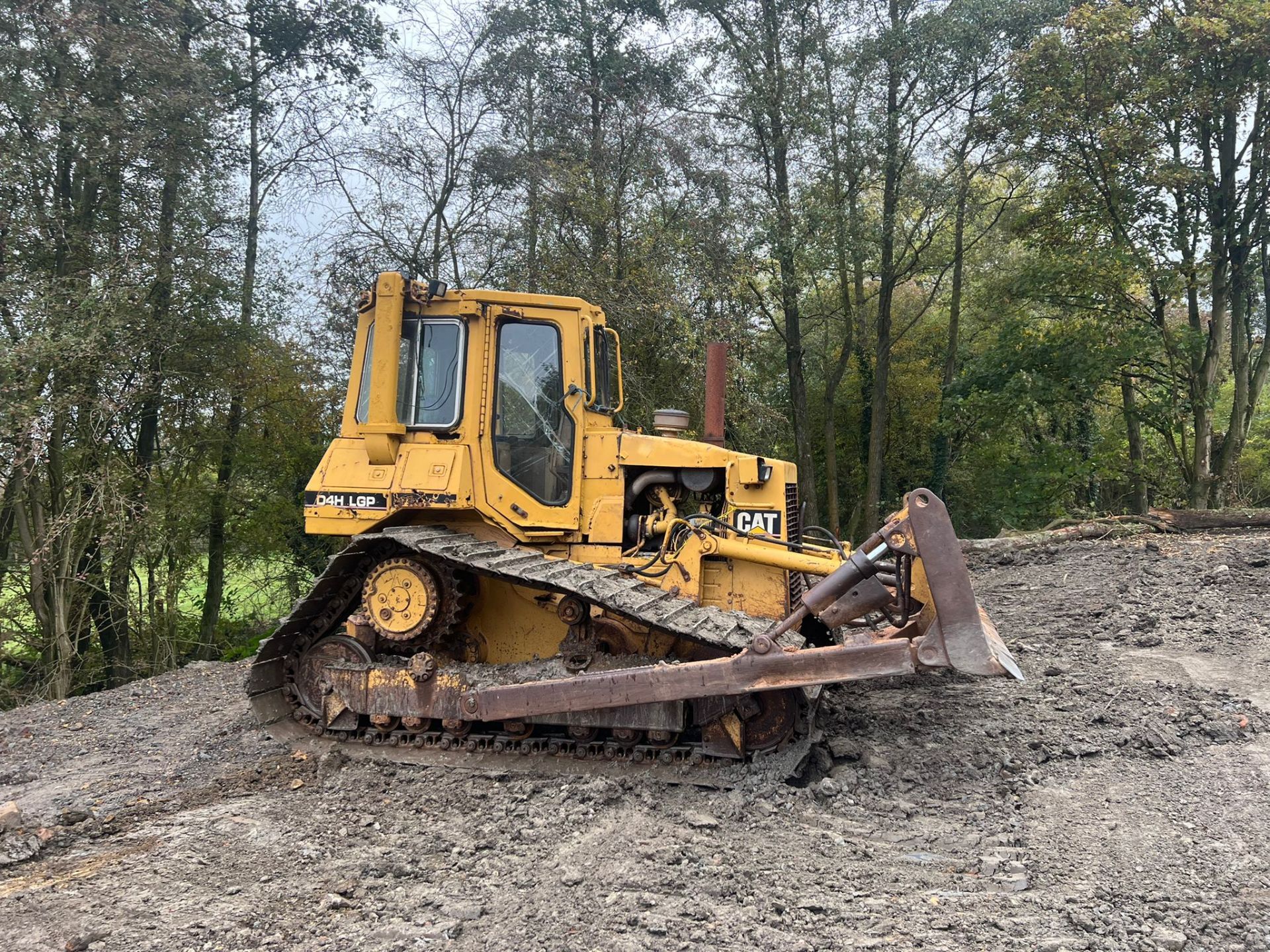 CATERPILLAR D4H LGP TRACKED DOZER - 6 WAY PAT BLADE - 3 SPEED TRAVEL *PLUS VAT* - Image 3 of 7