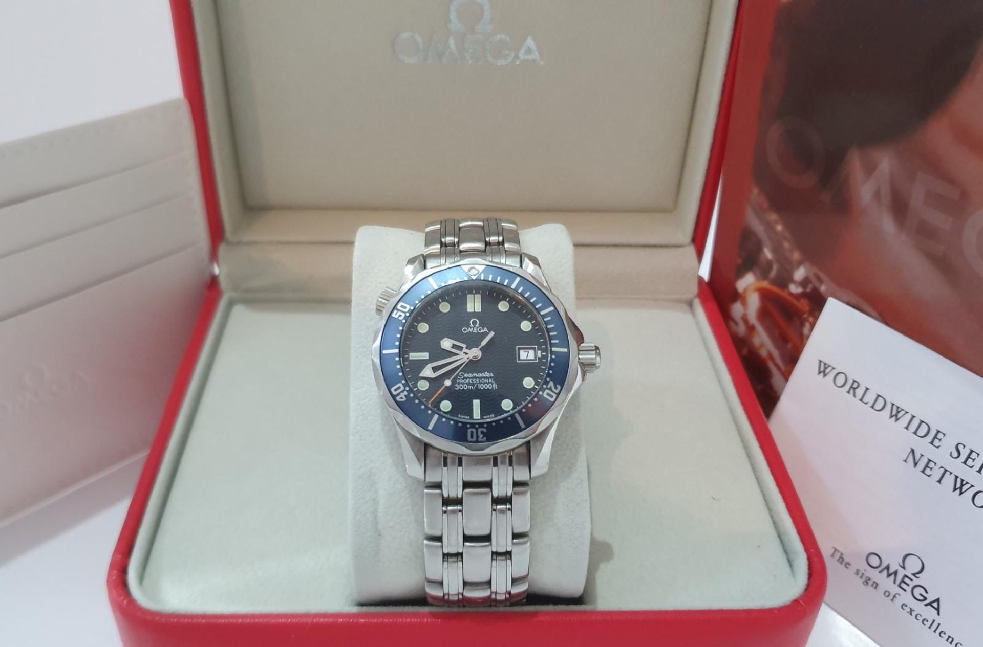 Omega Seamaster Professional 300m James Bond Navy Blue Wave Dial Swiss Mens Watch *NO VAT*