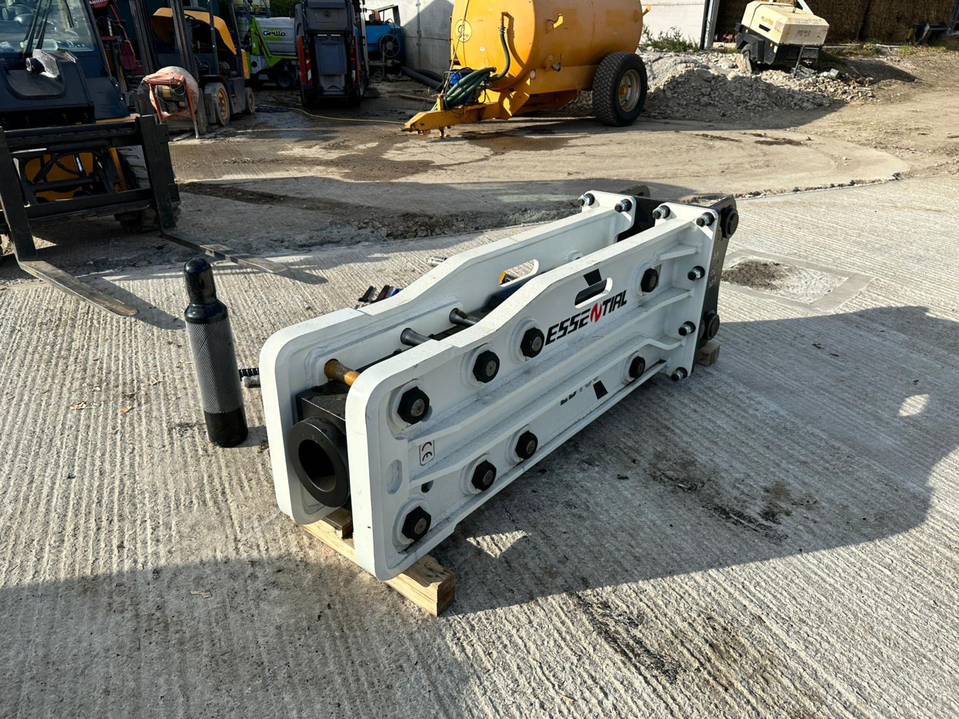 New And Unused Hardlife Essential EB150 Hydraulic Rock Breaker, 65/80mm Pin Headstock *PLUS VAT* - Image 2 of 15