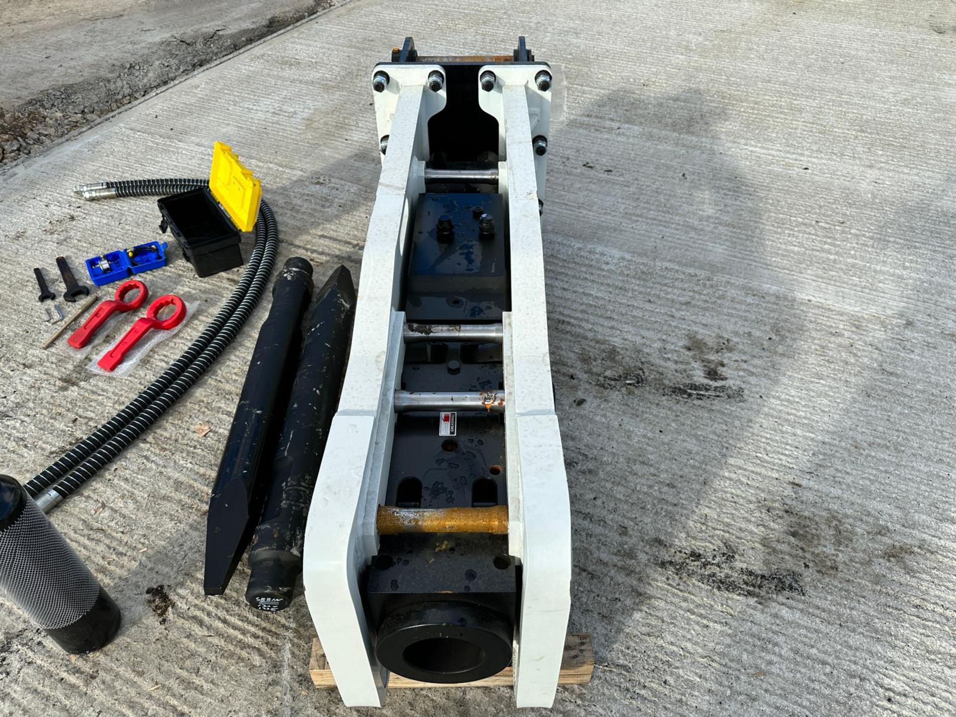 New And Unused Hardlife Essential EB150 Hydraulic Rock Breaker, 65/80mm Pin Headstock *PLUS VAT* - Image 7 of 15