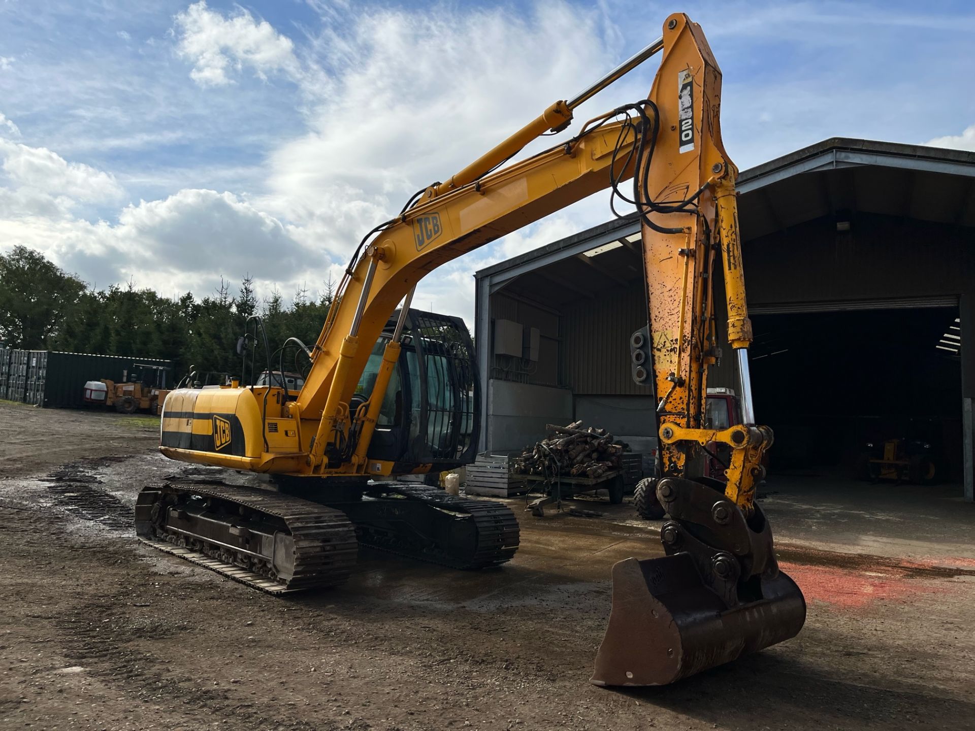 2004 JCB JS220LC - 11000 Hours - Recent New Sprockets and Chains *PLUS VAT*