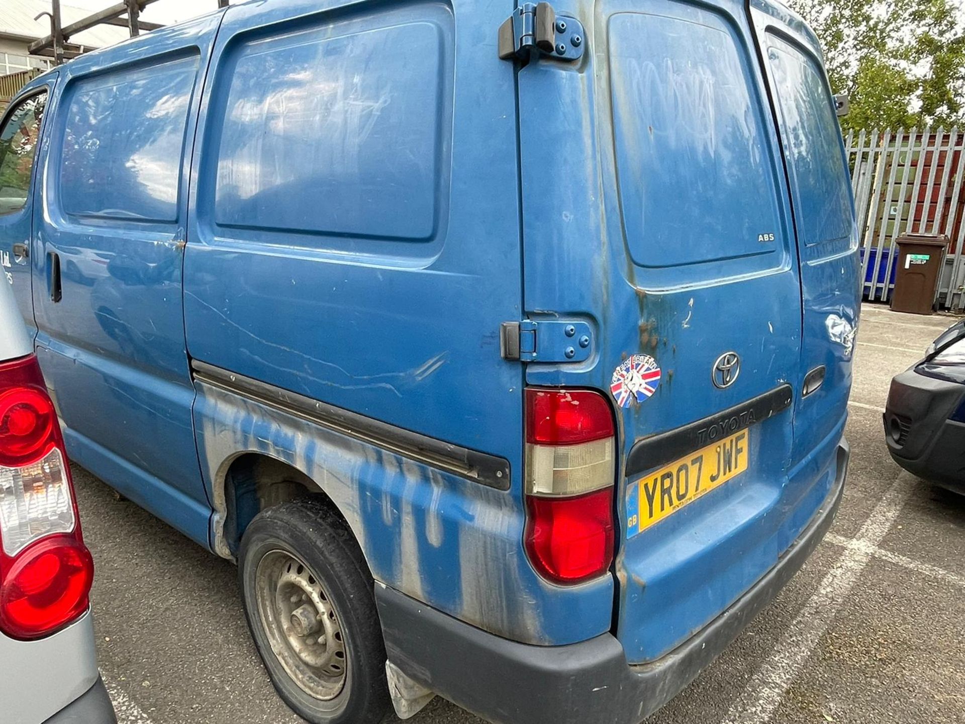 2007 TOYOTA HIACE 280 D-4D ONE - OWNER FROM NEW! FULL SERVICE HISTORY PLUS VAT - Image 8 of 11