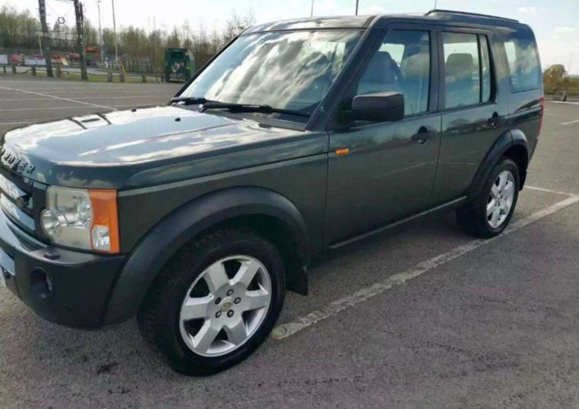 2006 LAND ROVER DISCOVERY 3 TDV6 AUTO GREEN ESTATE - LEATHER SEATS *NO VAT* - Image 2 of 11