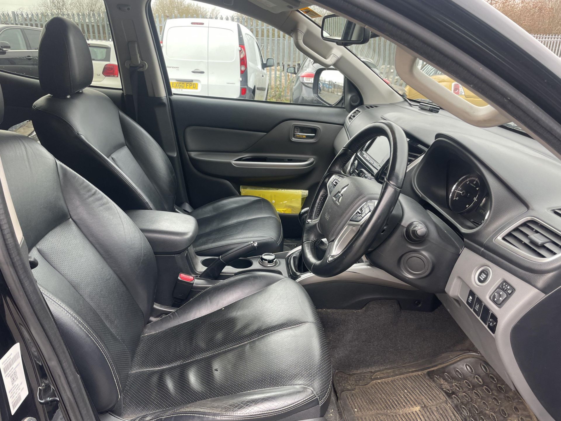 2017 MITSUBISHI L200 WARRIOR DI-D BLACK PICK UP 137K MILES *PLUS VAT* - Image 16 of 23