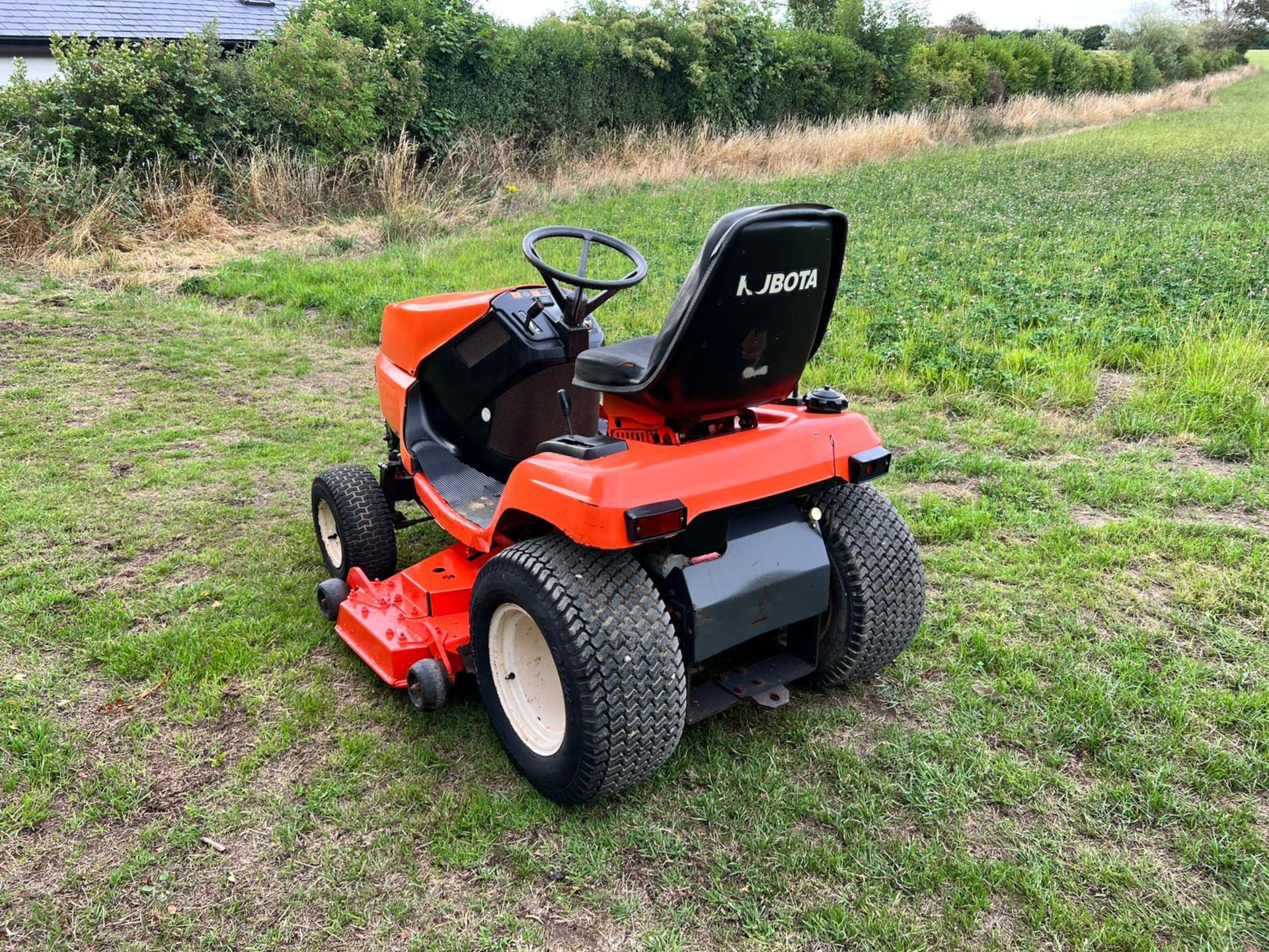 Kubota G2160 Diesel Ride On Mower *PLUS VAT* - Image 5 of 15