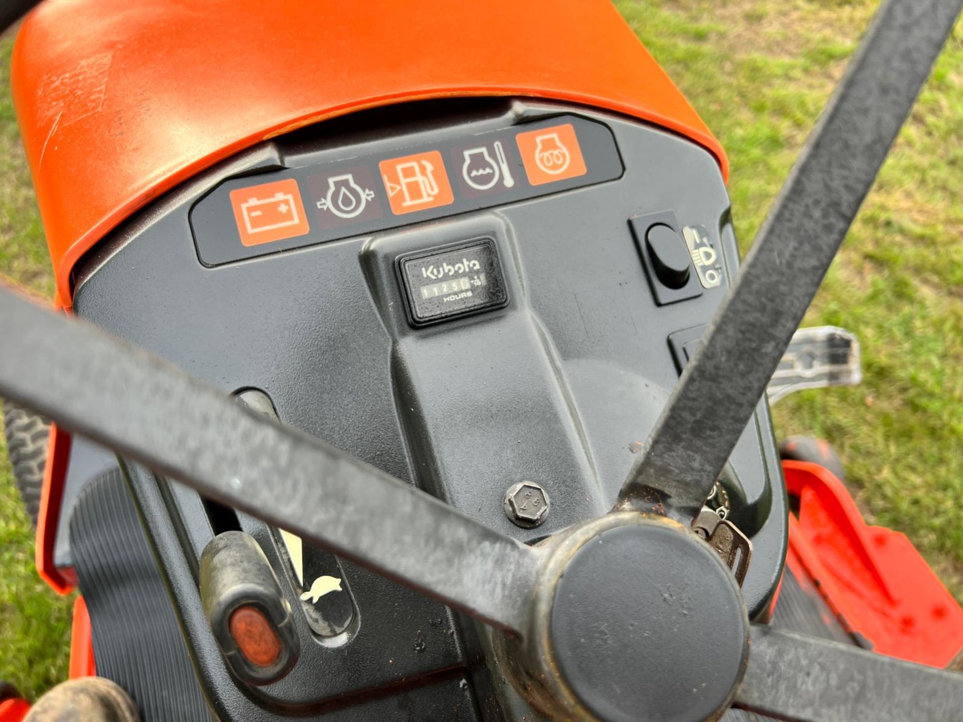 Kubota G2160 Diesel Ride On Mower *PLUS VAT* - Image 9 of 15