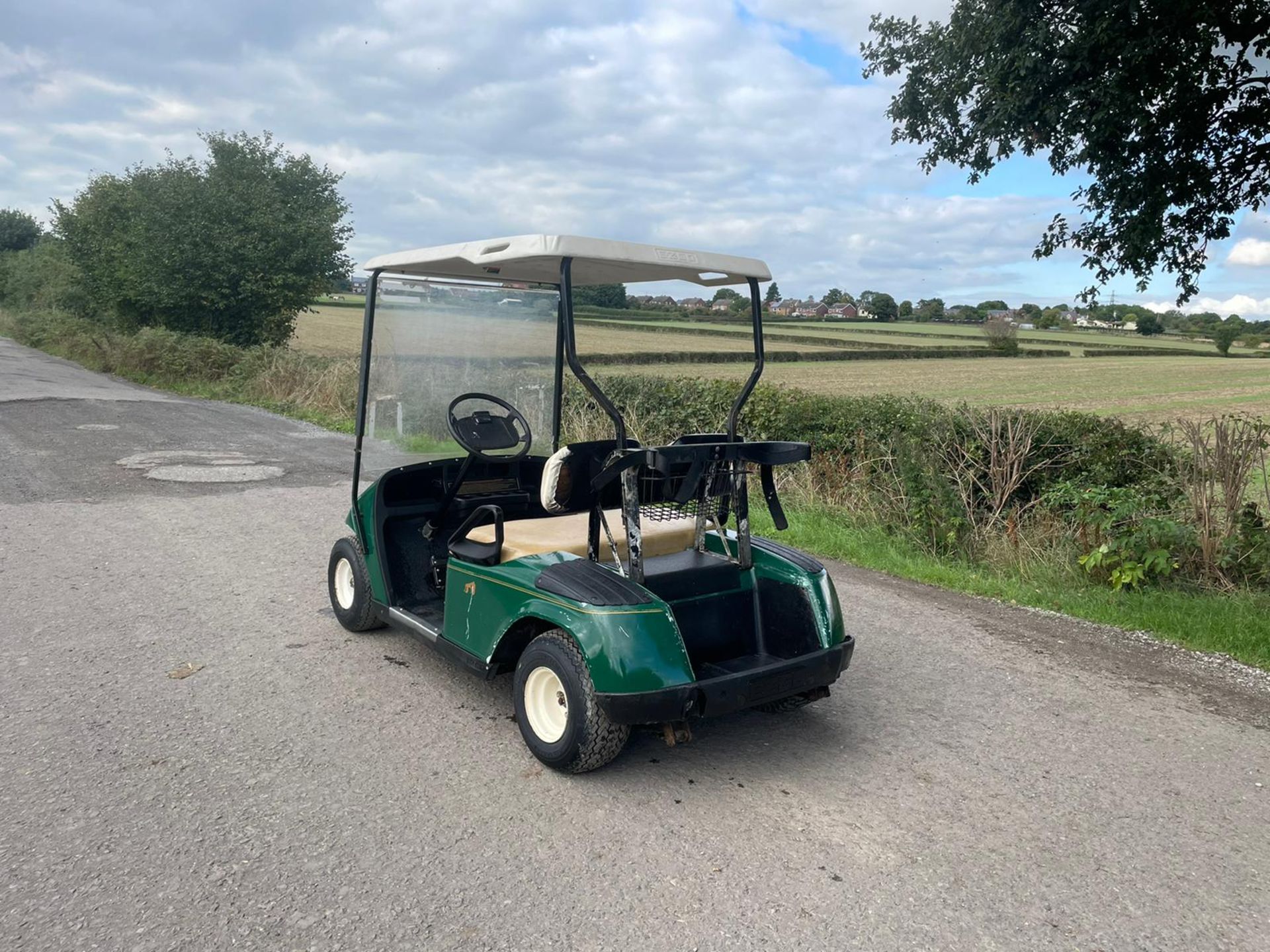 EZGO PETROL GOLF BUGGY *NO VAT* - Image 6 of 11