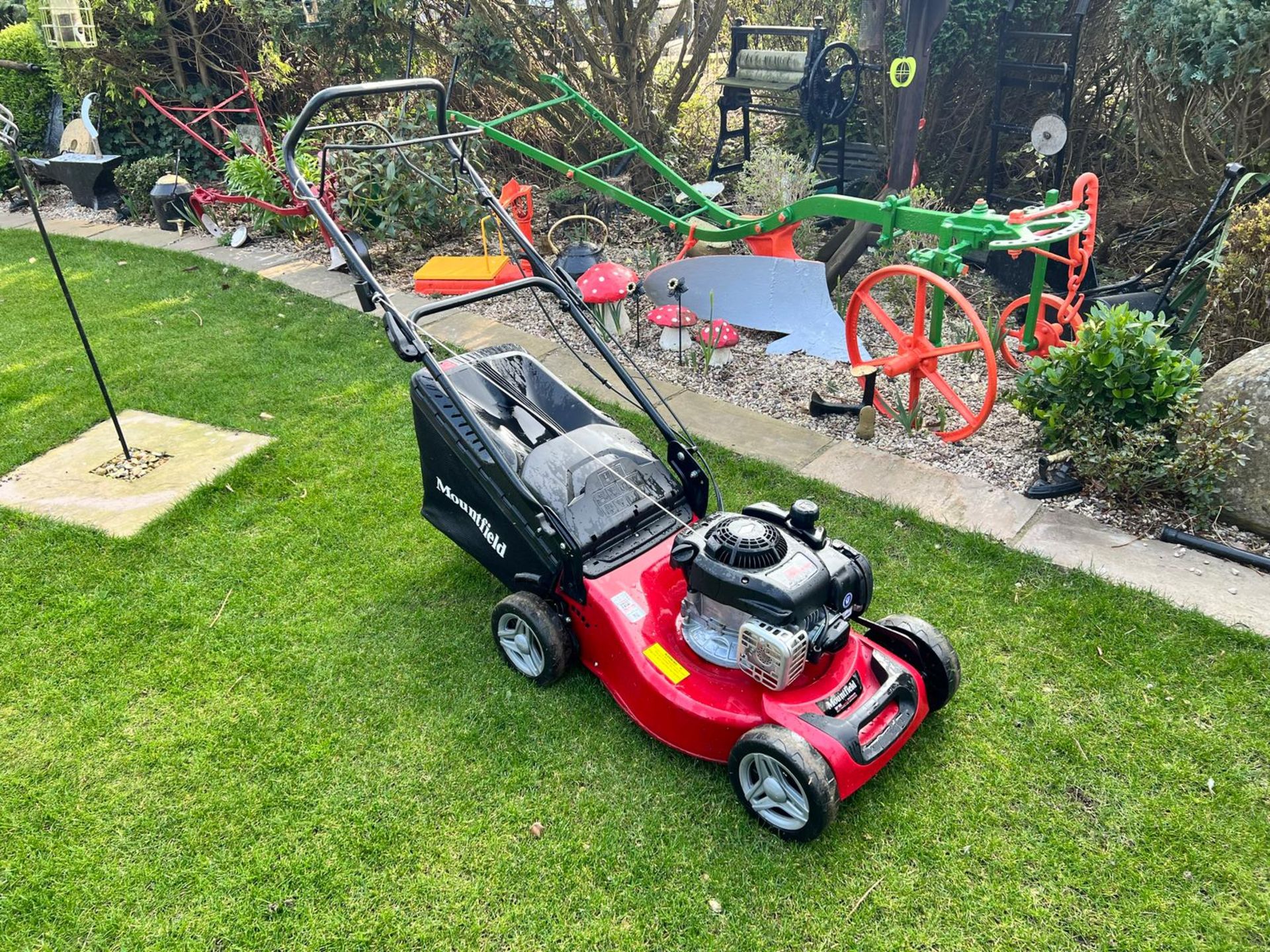 2021 Mountfield SP185 Self Propelled Lawn Mower With Rear Collector, C/W Mulch Plug *NO VAT* - Image 3 of 7