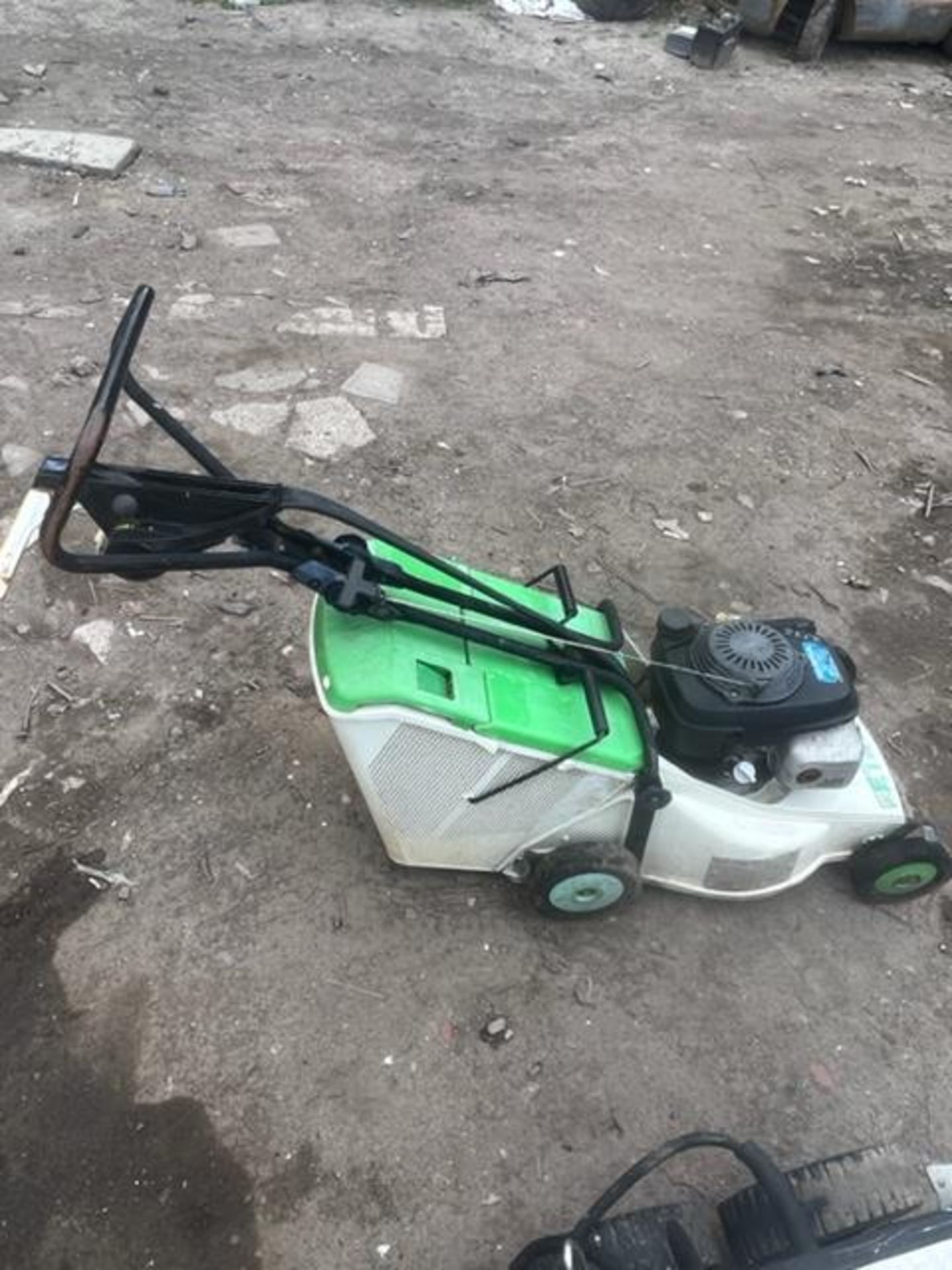 LAWNMOWER ETESIA F-67160 HONDA PETROL ENGINE *PLUS VAT*