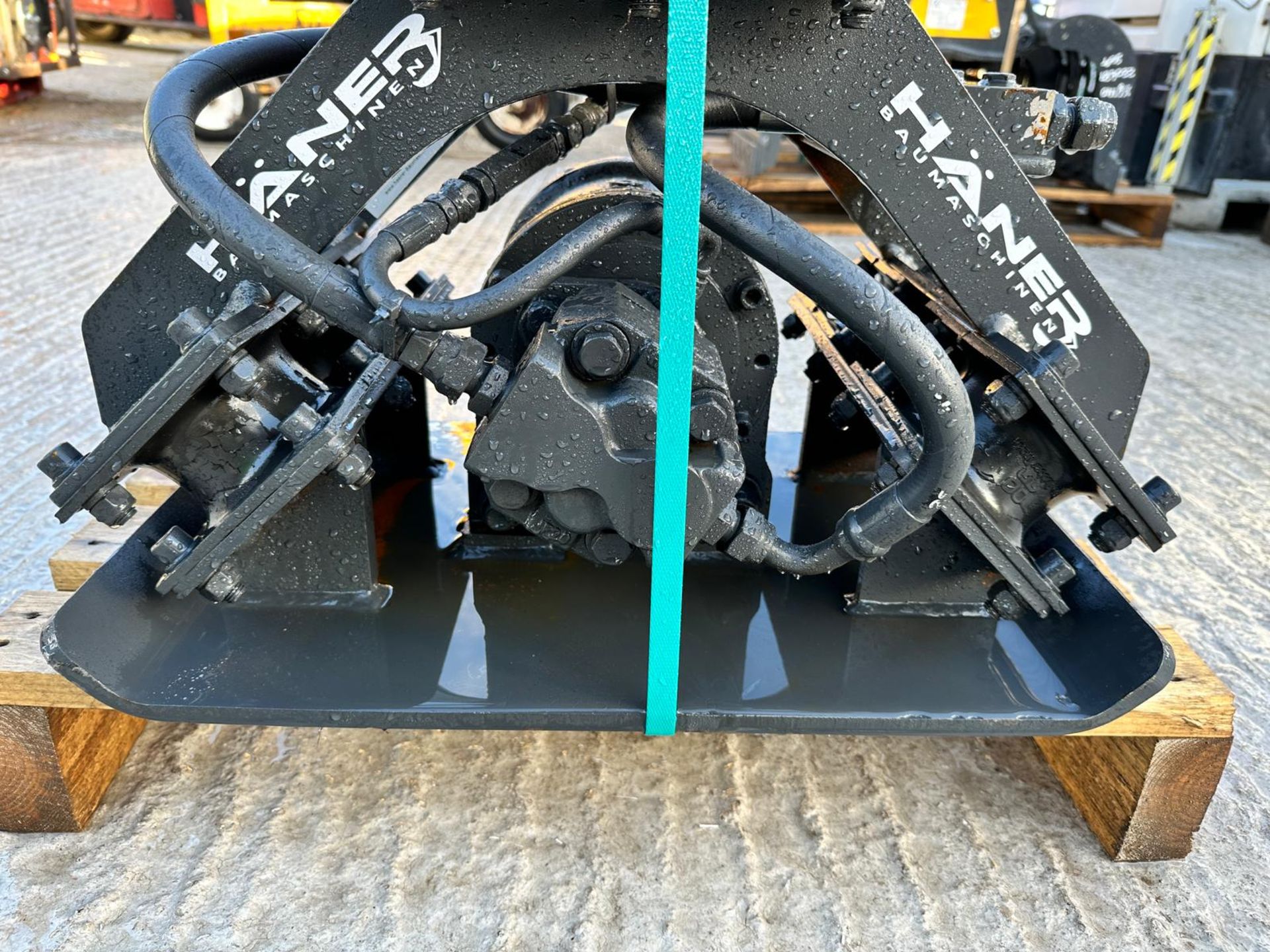 New And Unused Haner HPC300 Compaction Plate, 35mm Pins, Suitable For 2-4 Ton Excavator *PLUS VAT* - Image 9 of 17