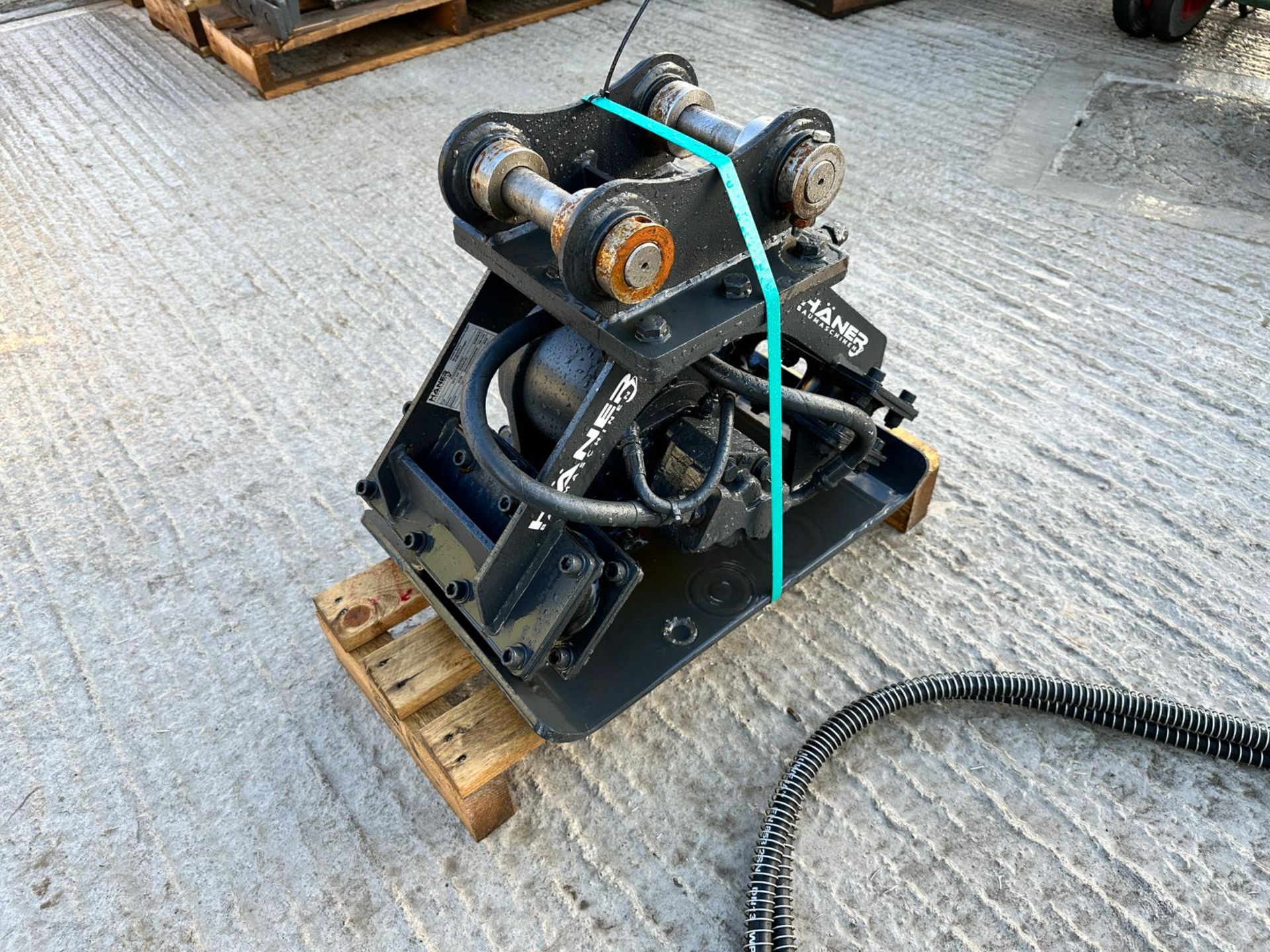 New And Unused Haner HPC300 Compaction Plate, 35mm Pins, Suitable For 2-4 Ton Excavator *PLUS VAT* - Image 7 of 17