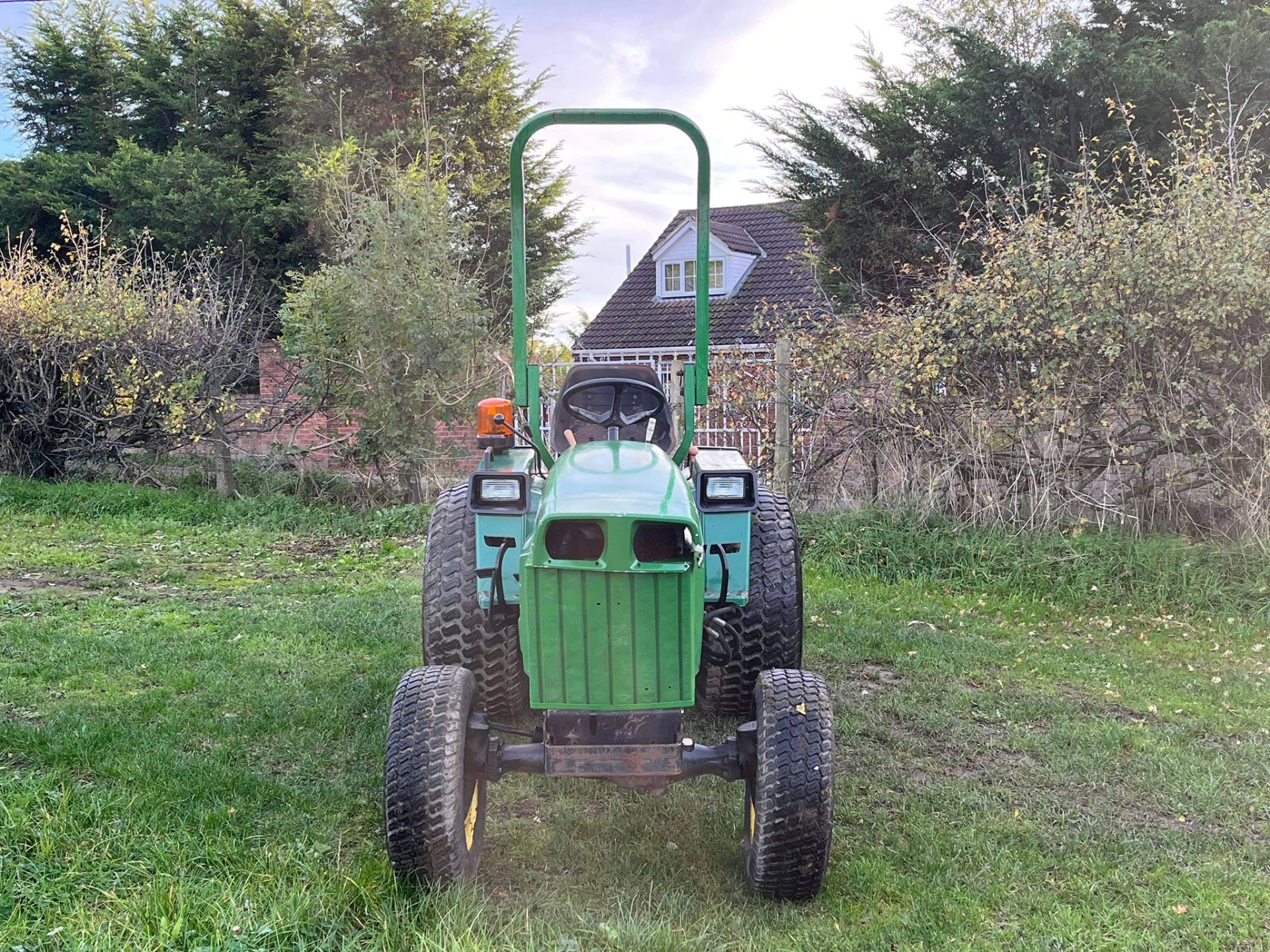 JOHN DEERE 955 COMPACT TRACTOR *PLUS VAT* - Image 2 of 7