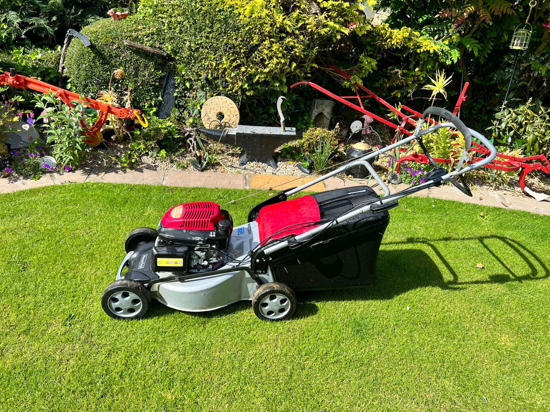 MOUNTFIELD SP465 SELF PROPELLED LAWN MOWER, 46CM CUTTING DECK *PLUS VAT* - Image 5 of 14