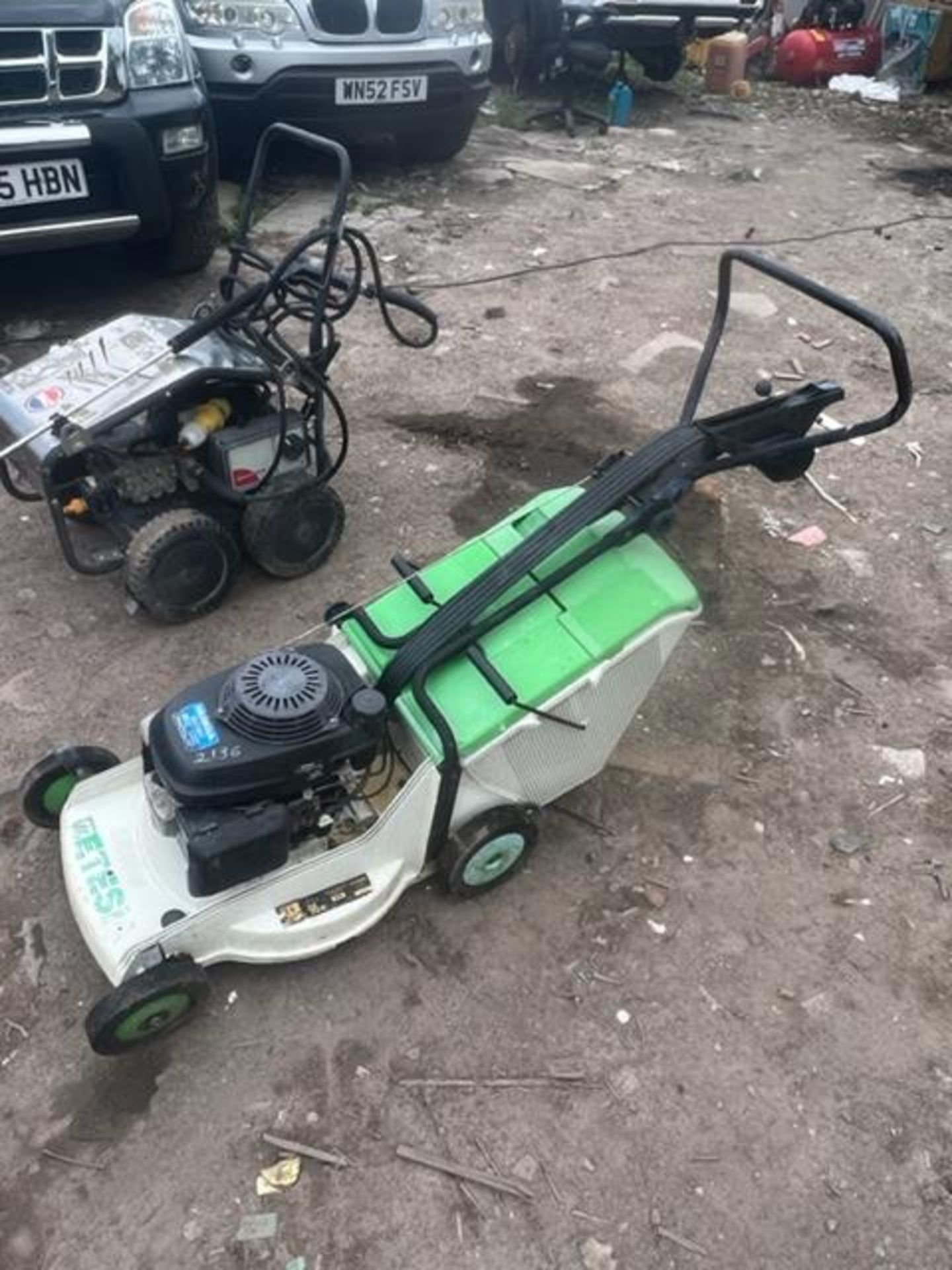 LAWNMOWER ETESIA F-67160 HONDA PETROL ENGINE *PLUS VAT* - Image 4 of 7