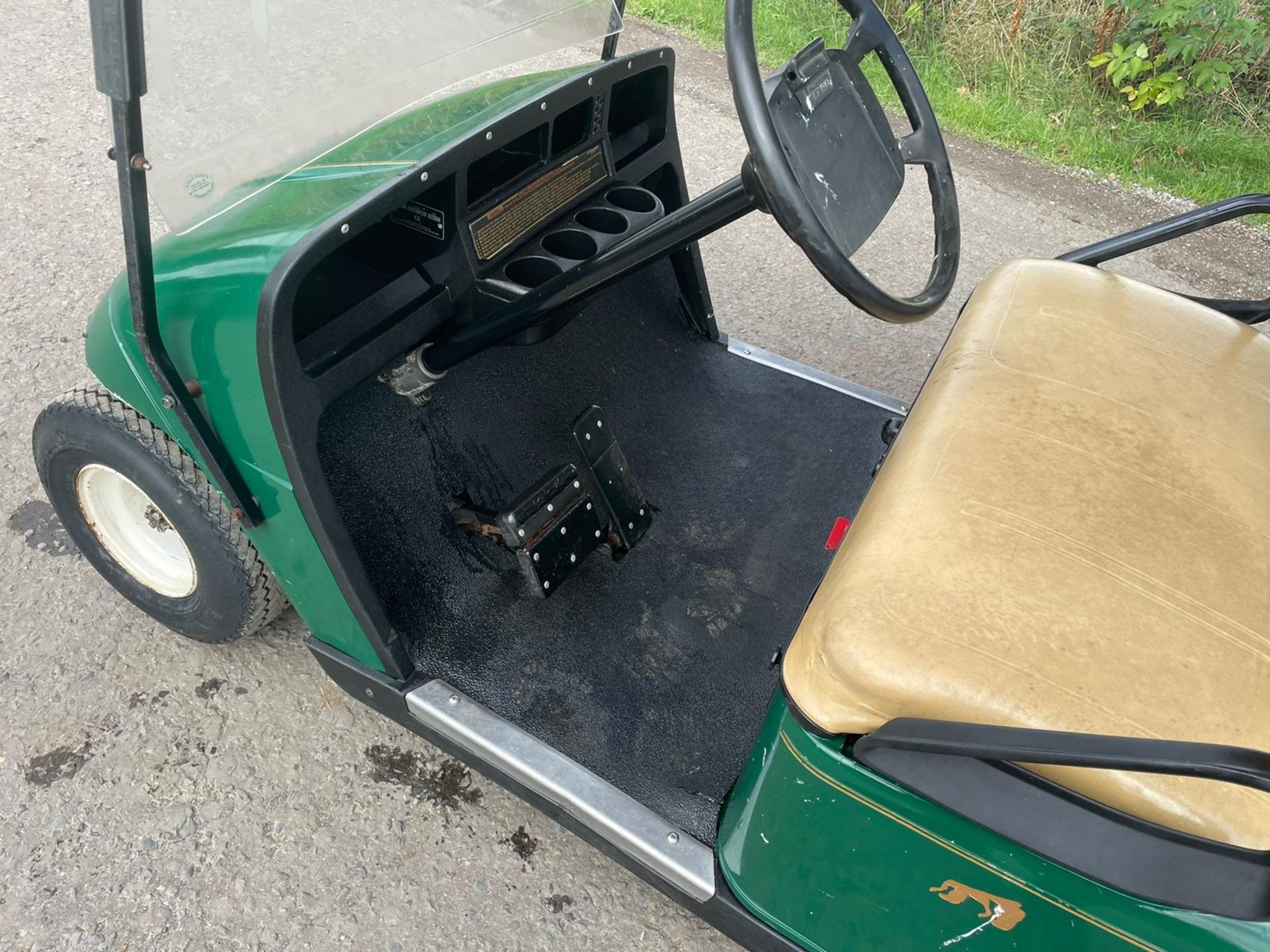 EZGO PETROL GOLF BUGGY *NO VAT* - Image 8 of 11