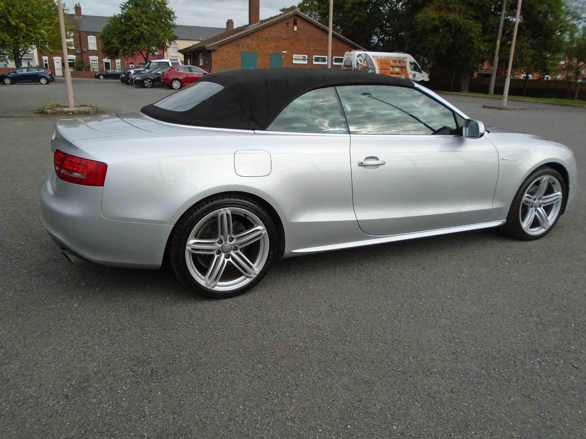2011 AUDI A5 S LINE TFSI CVT SILVER CONVERTIBLE , STEERING WHEEL WITH LUDING PADDLE *NO VAT* - Image 4 of 11
