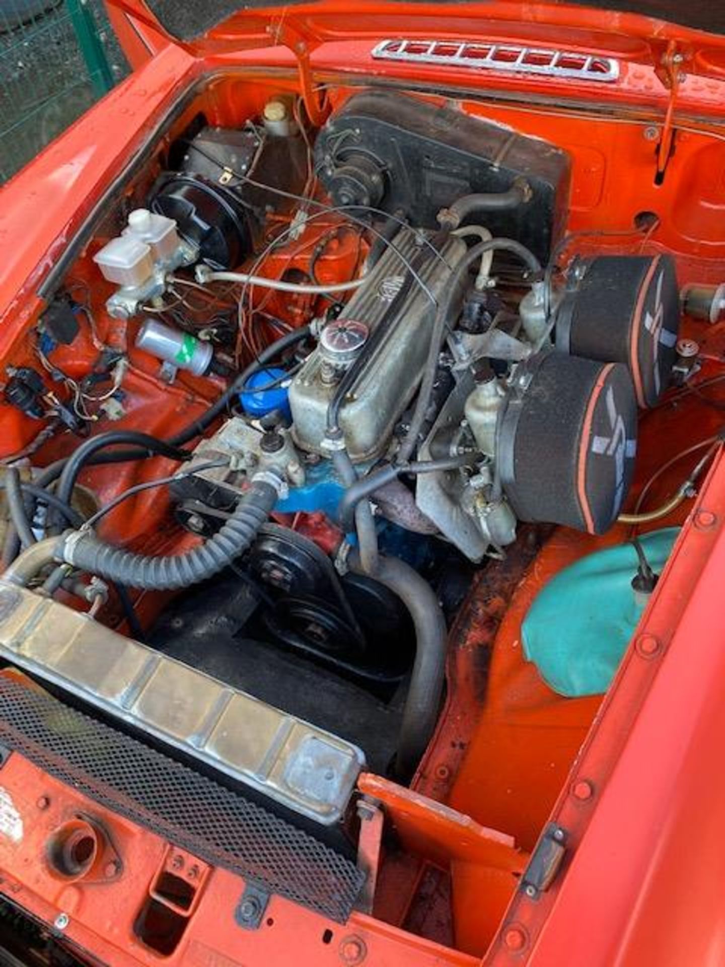 1978 MGB GT in Vermillion Red - LOTS OF NEW PARTS *NO VAT* - Image 9 of 15