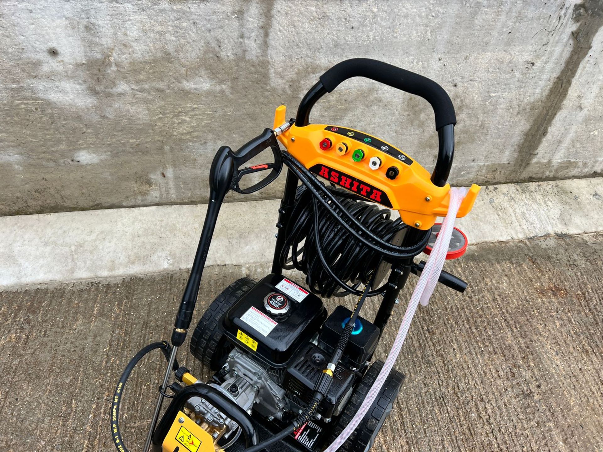 New And Unused LB-180G 2600PSI High Pressure Petrol Pressure Washer *PLUS VAT* - Image 11 of 14