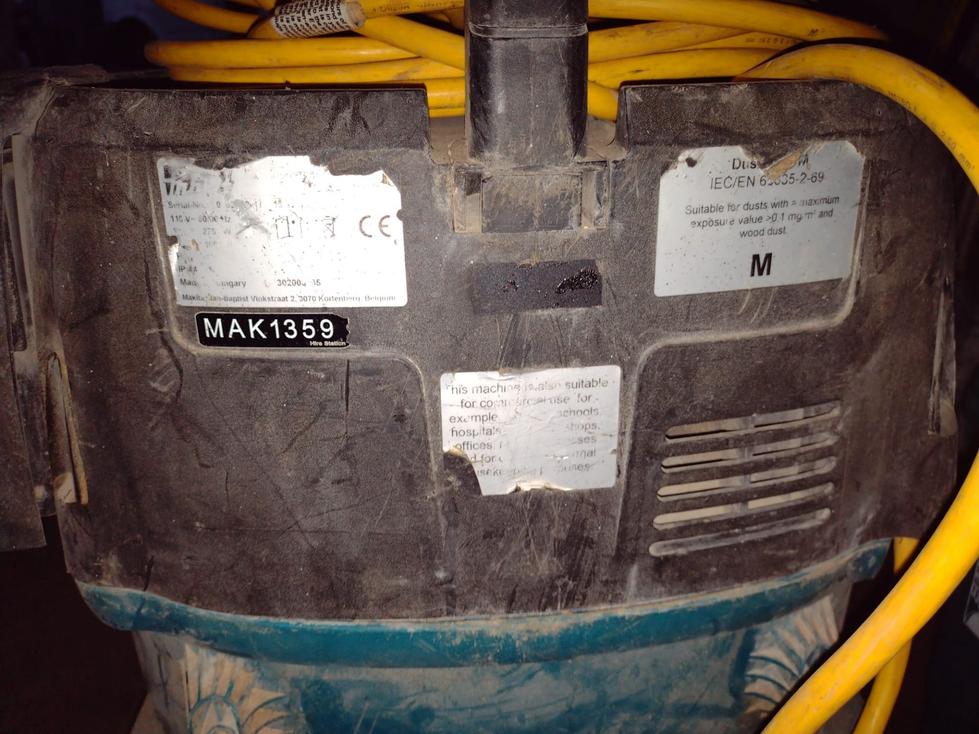 Job lot dust extractors for spares repair *NO VAT* - Image 2 of 6