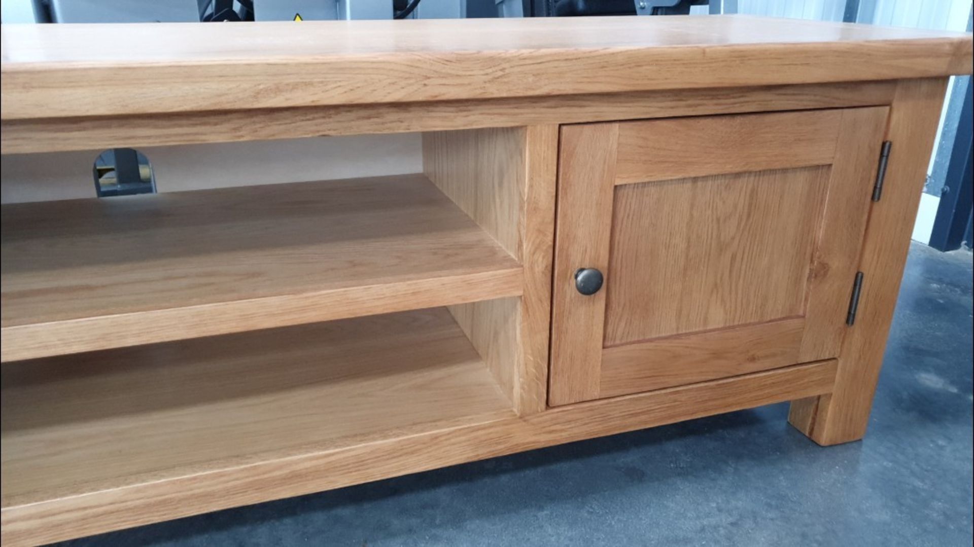 EXTRA LARGE TV UNIT RRP £480 *PLUS VAT* - Image 4 of 4