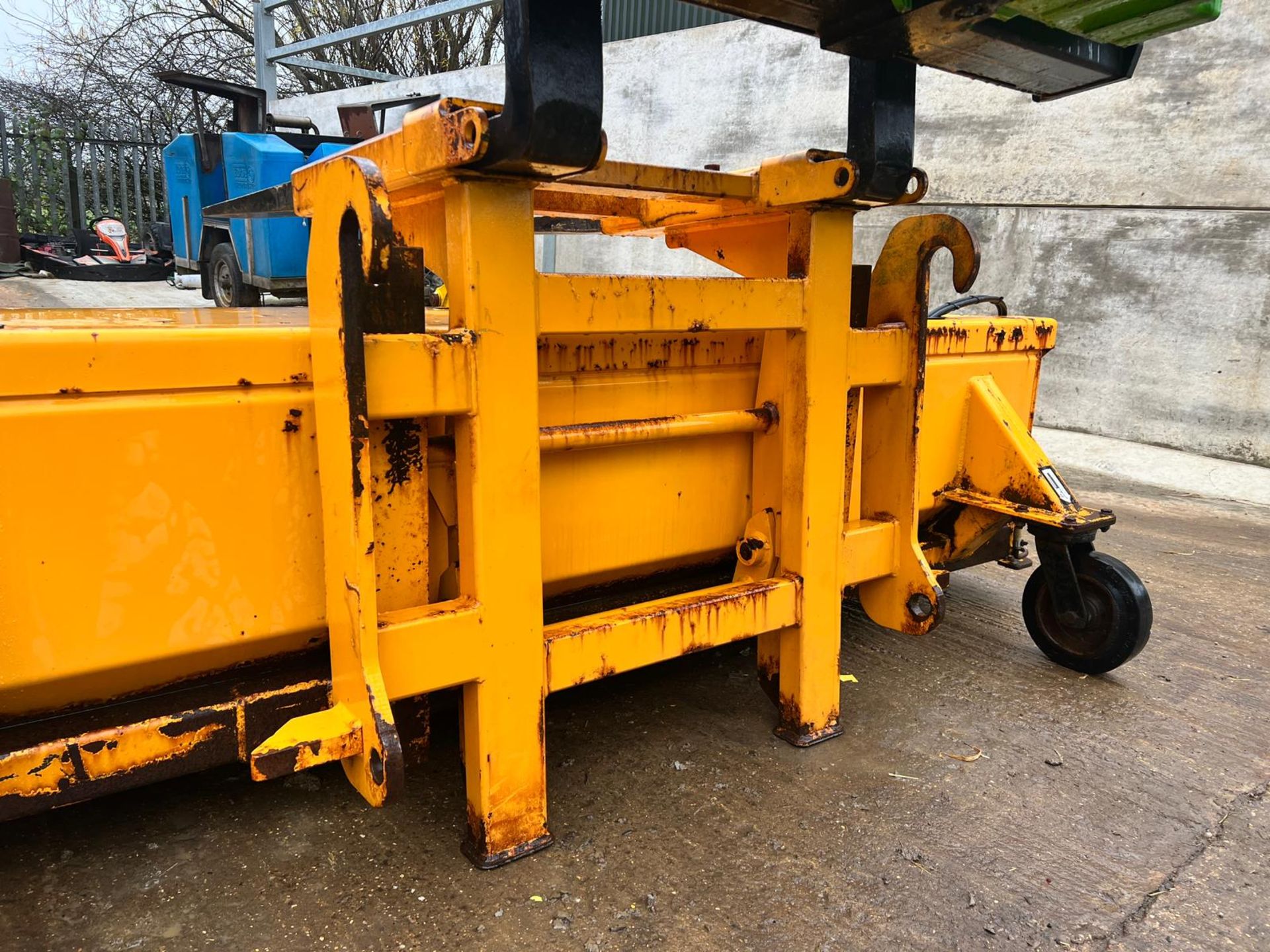 JCB SC240 2.4 Metre Hydraulic Sweeper Collector *PLUS VAT* - Image 8 of 12