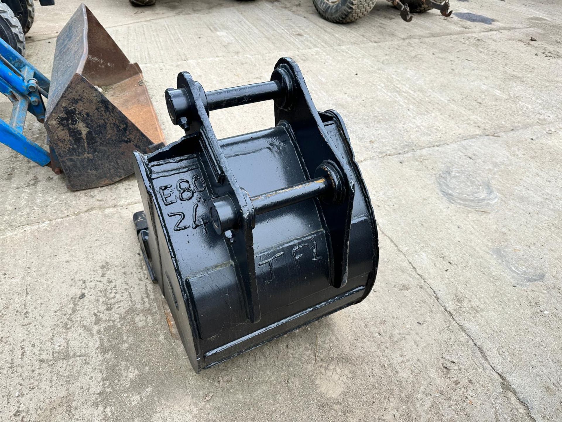 Strickland 24” Digging Bucket With Teeth, Came Of Bobcat E80, Brand New Teeth *PLUS VAT* - Image 8 of 9