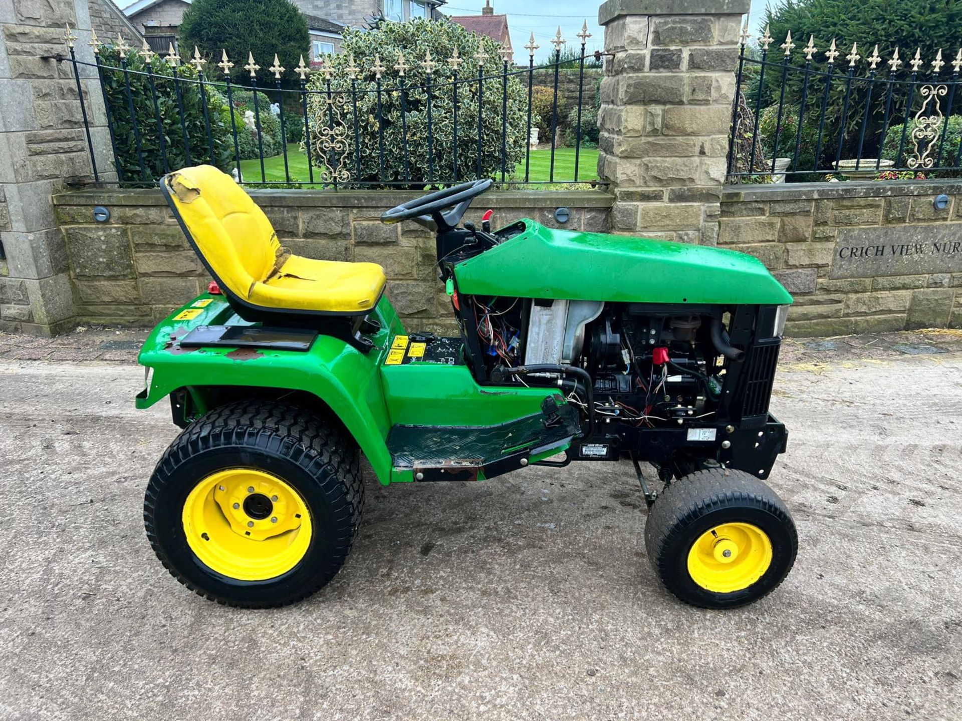 John Deere 415 Compact Tractor With Rear PTO *PLUS VAT* - Image 3 of 11