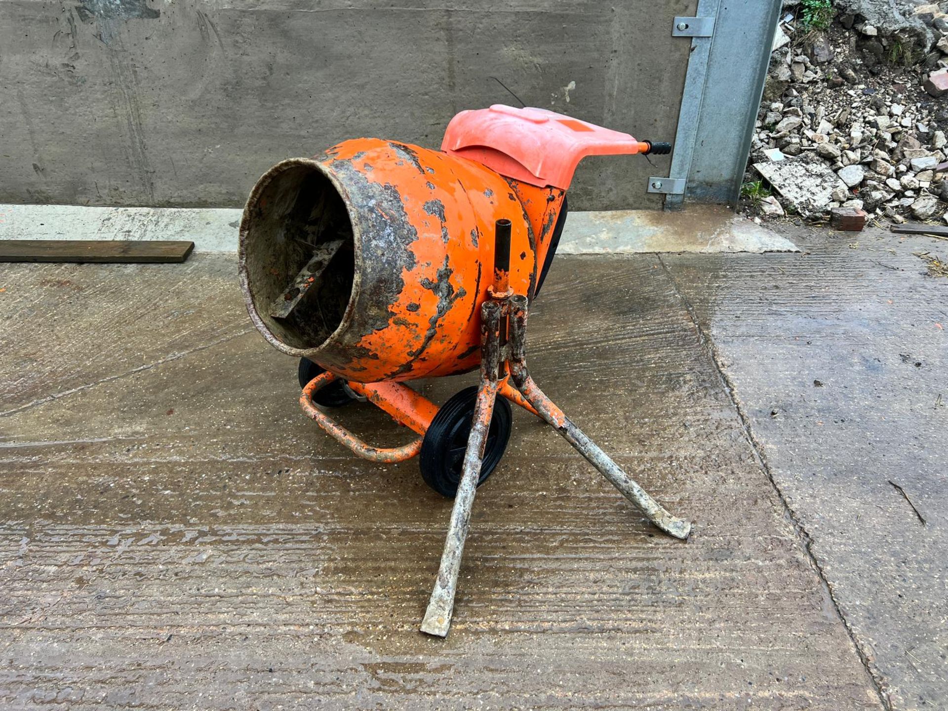 Belle Minimix 150 110v Cement Mixer With Half Stand *PLUS VAT* - Image 7 of 12