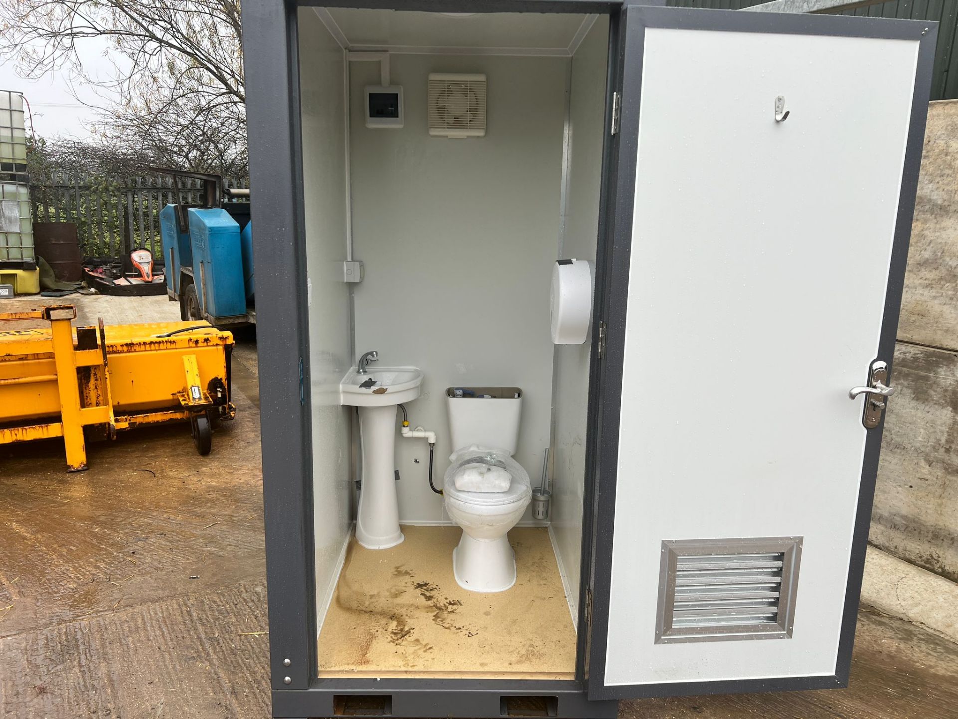 New And Unused Bastone Contained Portable Unisex Toilet *PLUS VAT* - Image 9 of 17