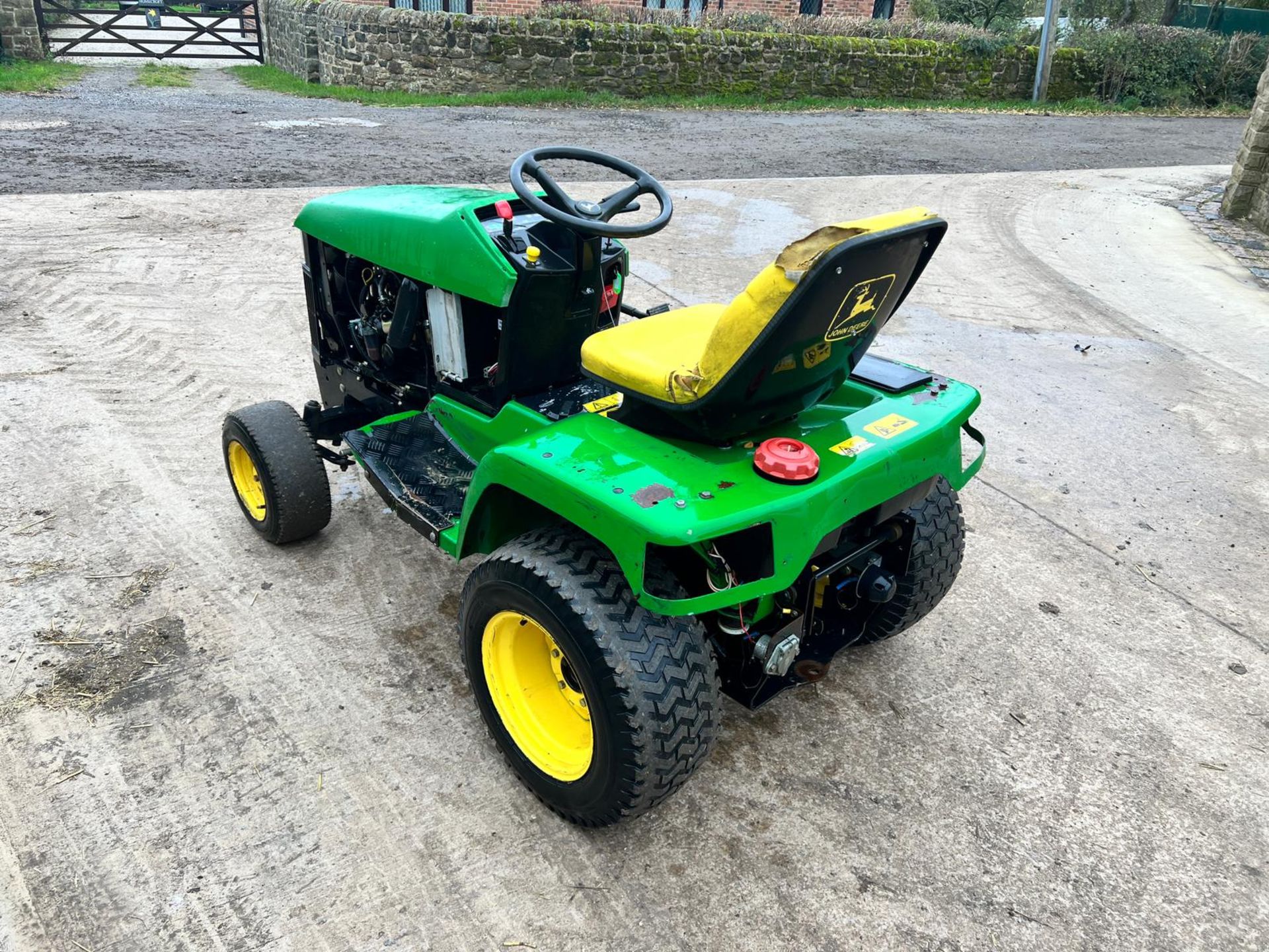 John Deere 415 Compact Tractor With Rear PTO *PLUS VAT* - Image 11 of 11