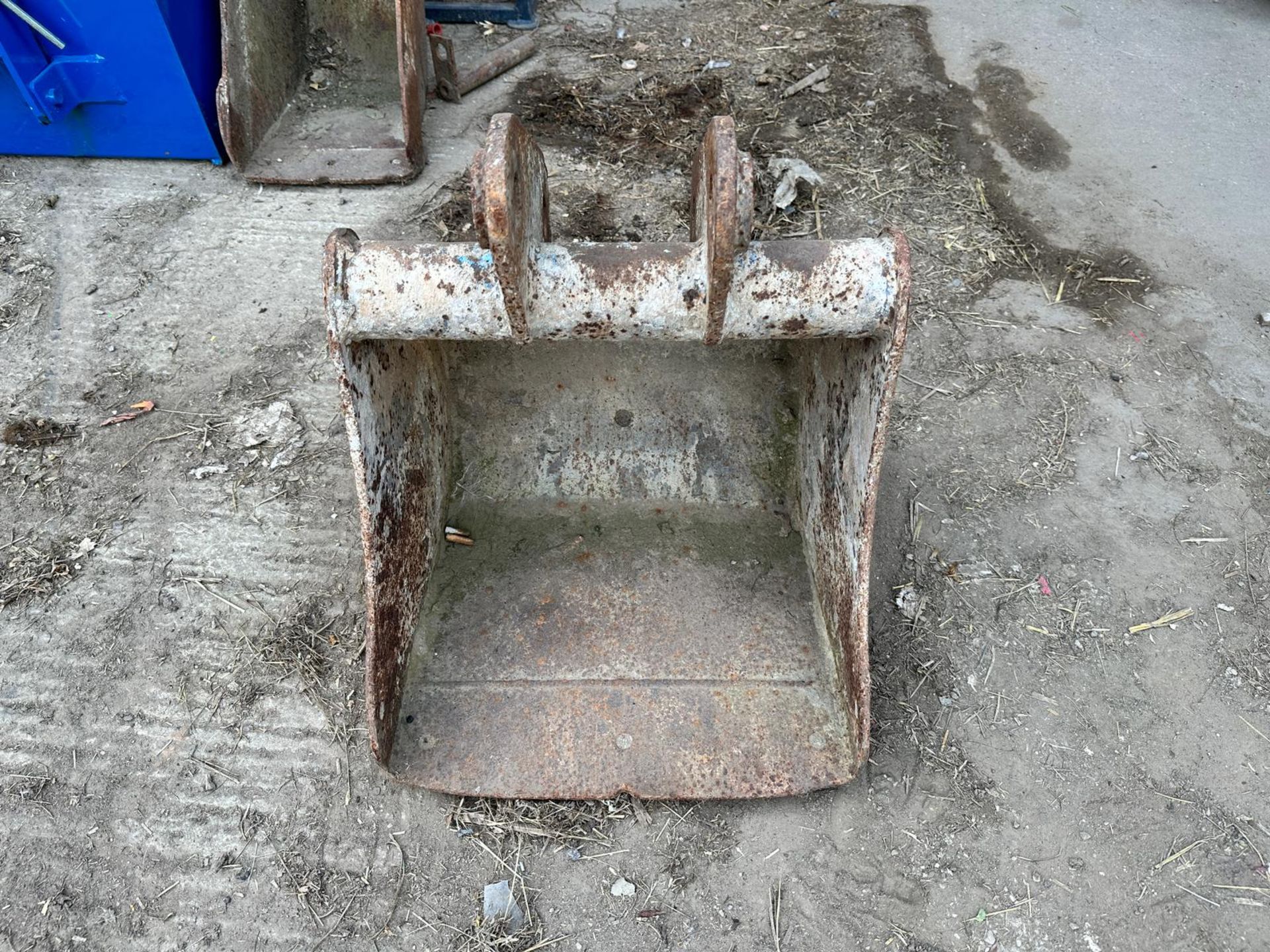 44” Digging Bucket *PLUS VAT* - Image 3 of 7